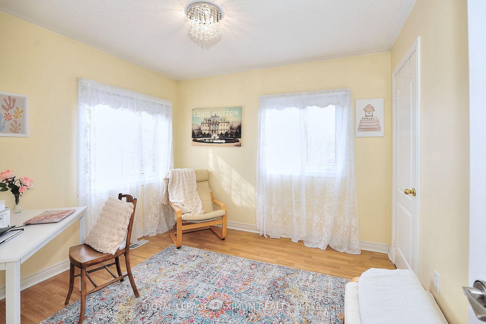 Photo 27 of 81 Thornton Crescent, Vaughan, Maple — HOMEH