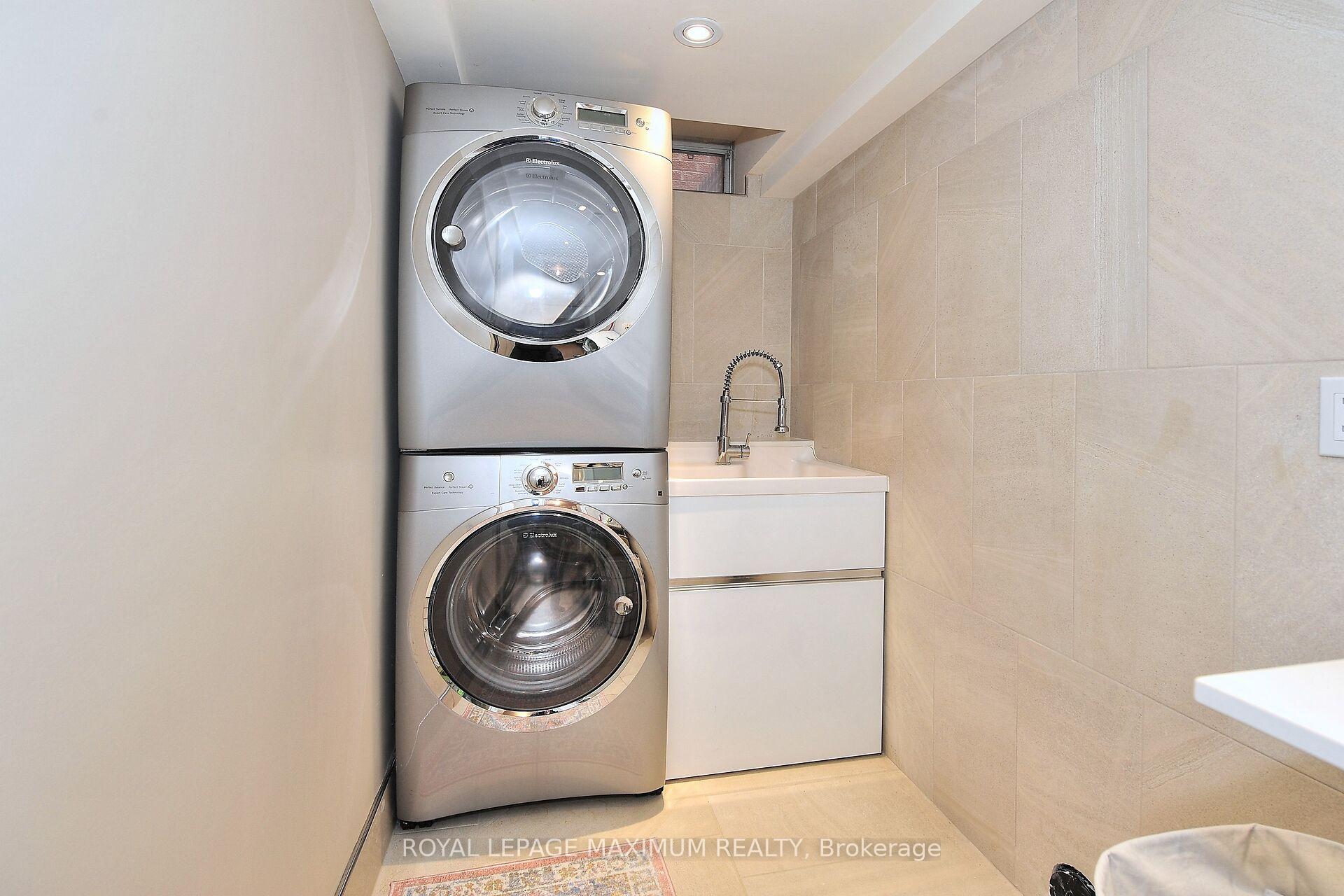 Photo 38 of 81 Thornton Crescent, Vaughan, Maple — HOMEH