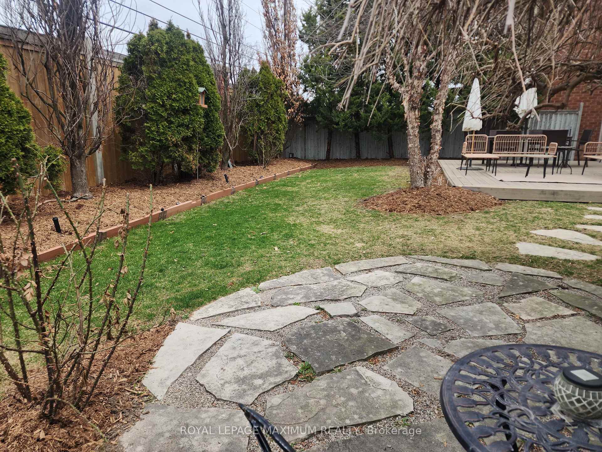 Photo 42 of 81 Thornton Crescent, Vaughan, Maple — HOMEH