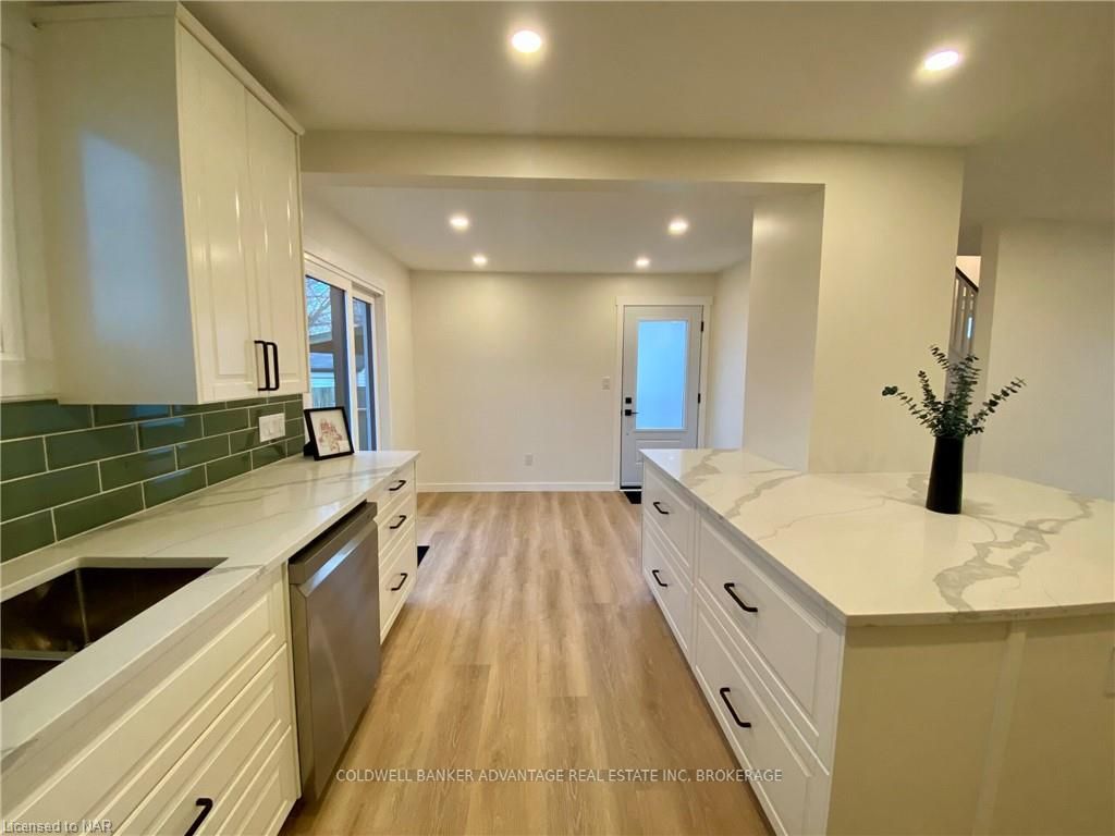 Photo 12 of 18 Mcalpine Avenue S, Welland, Lincoln/Crowland — HOMEH
