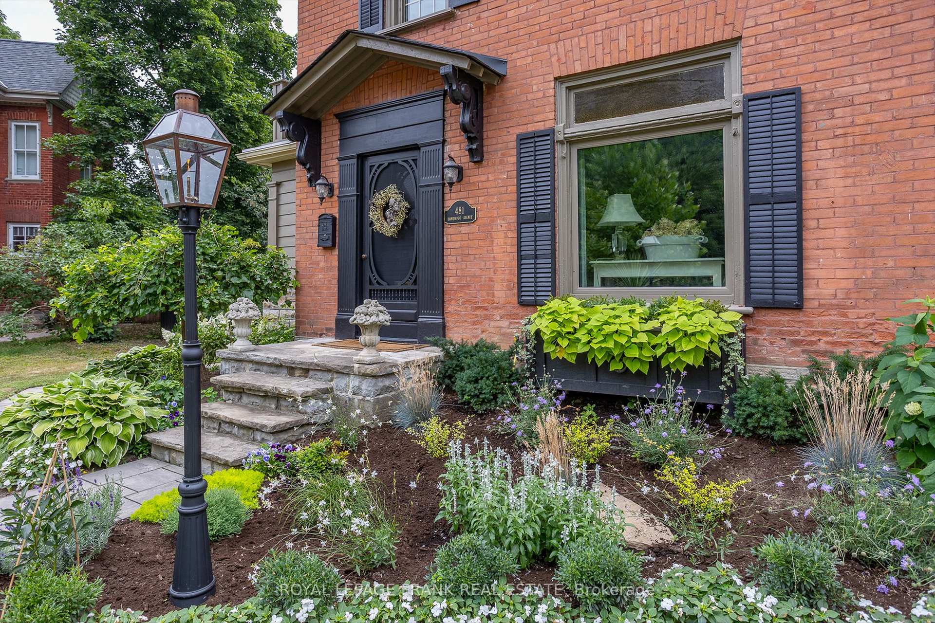 Photo 3 of 481 Homewood Avenue, Peterborough, Town Ward 3 — HOMEH