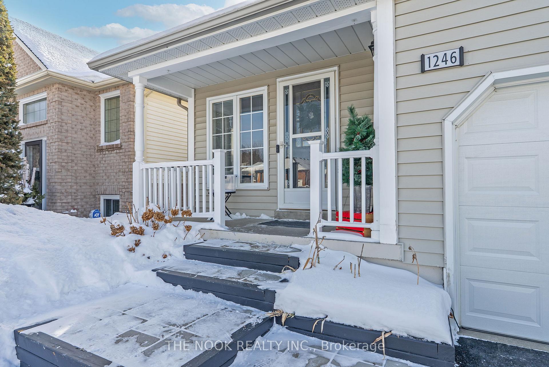 Photo 2 of 1246 Dartmoor Street, Oshawa, Eastdale — HOMEH