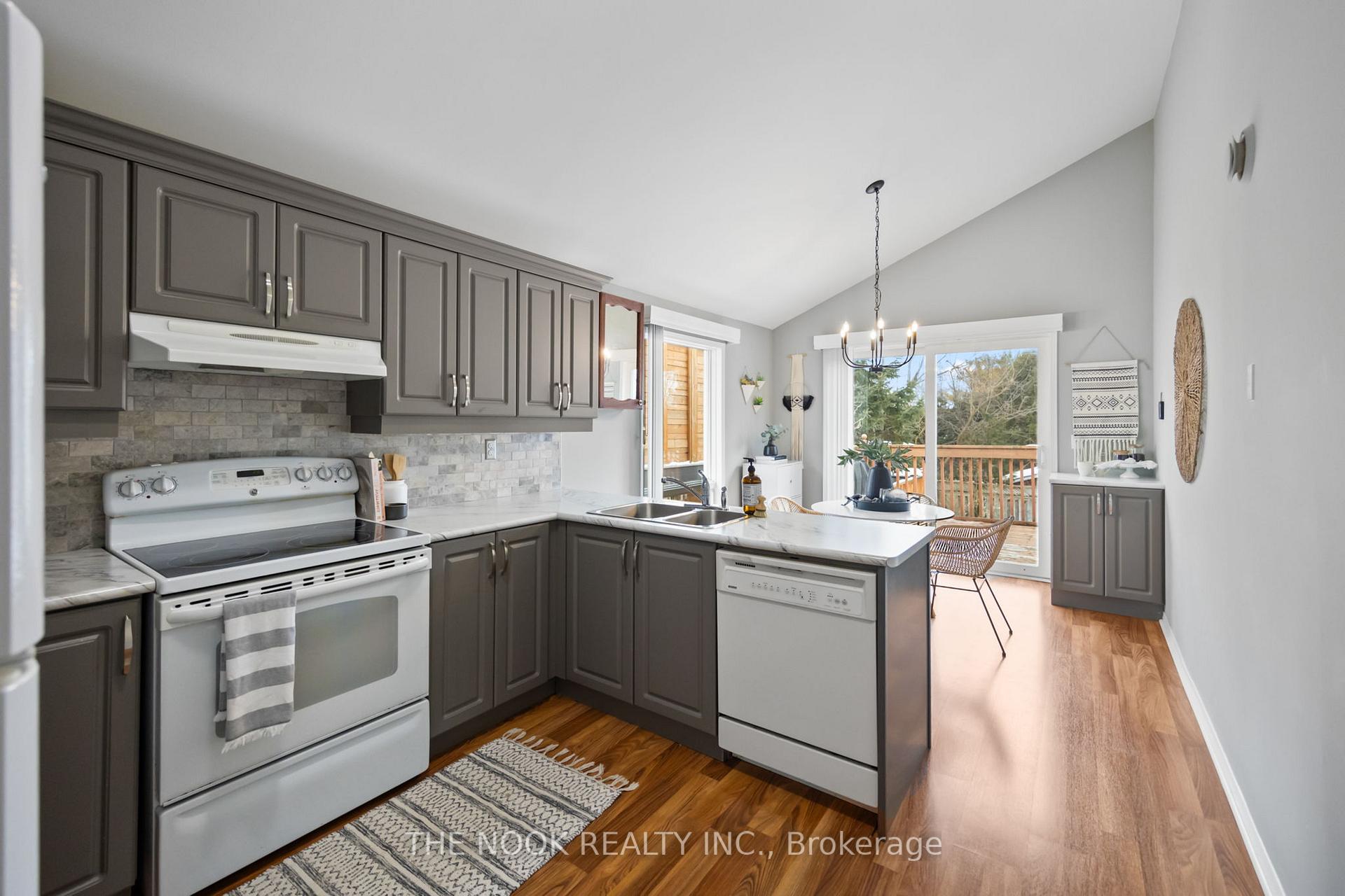 Photo 10 of 1246 Dartmoor Street, Oshawa, Eastdale — HOMEH