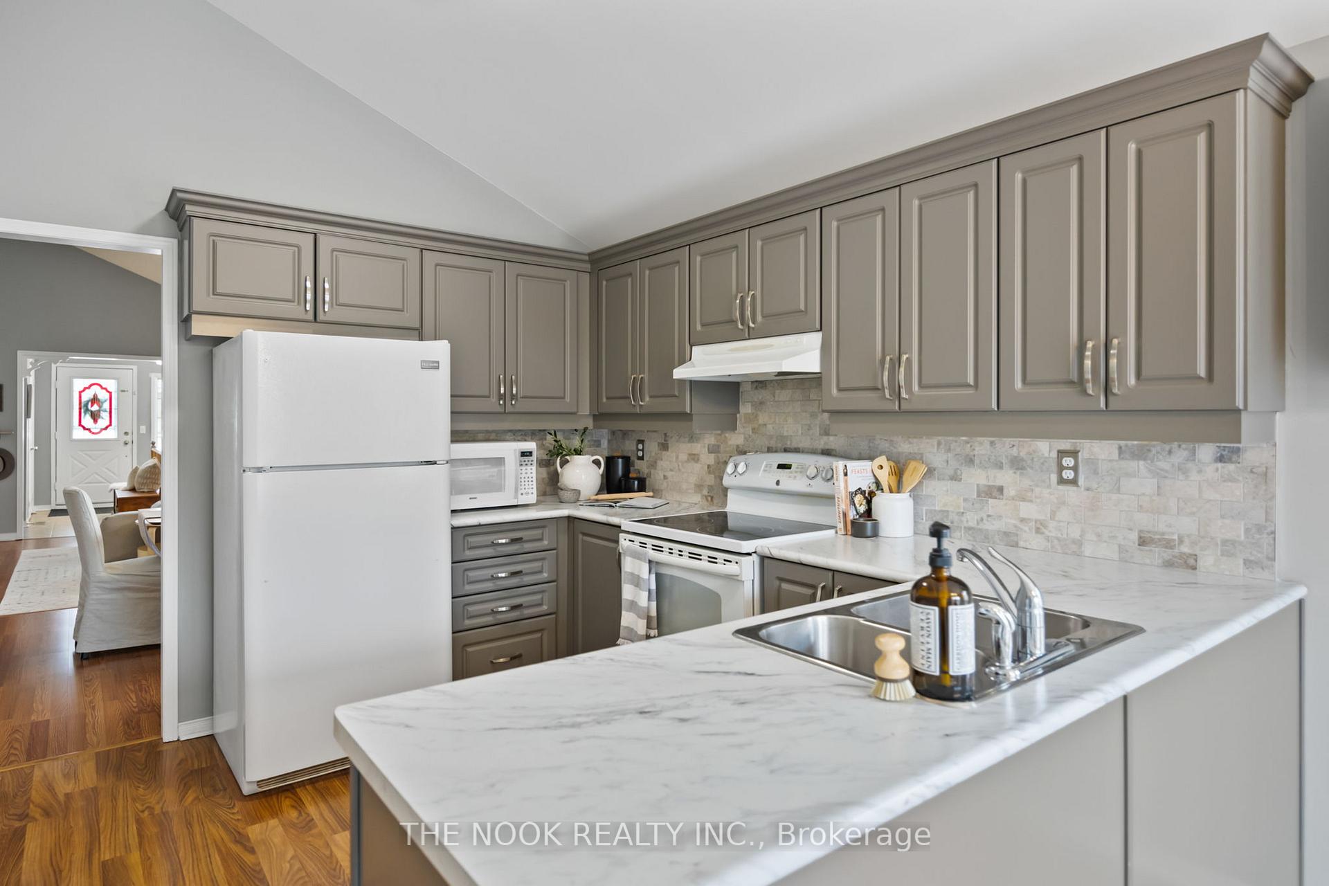Photo 12 of 1246 Dartmoor Street, Oshawa, Eastdale — HOMEH
