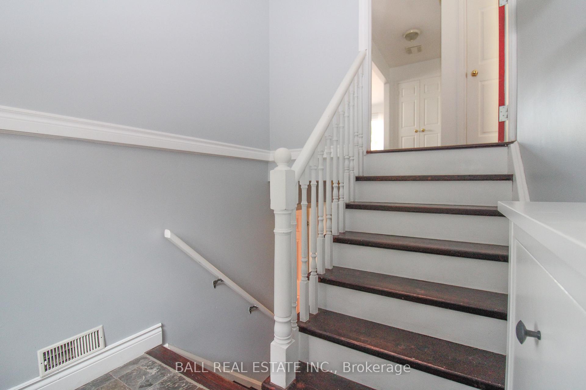 Photo 5 of 595 Westman Avenue, Peterborough, Otonabee Ward 1 — HOMEH