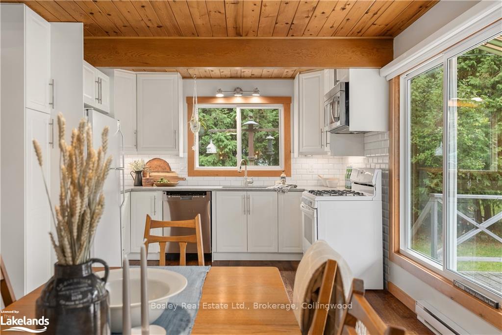 Photo 8 of 108 Barclay Boulevard, Blue Mountains — HOMEH
