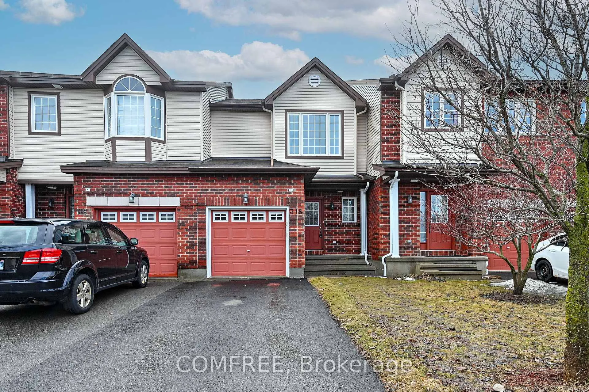 Front of 318 Amici Terrace