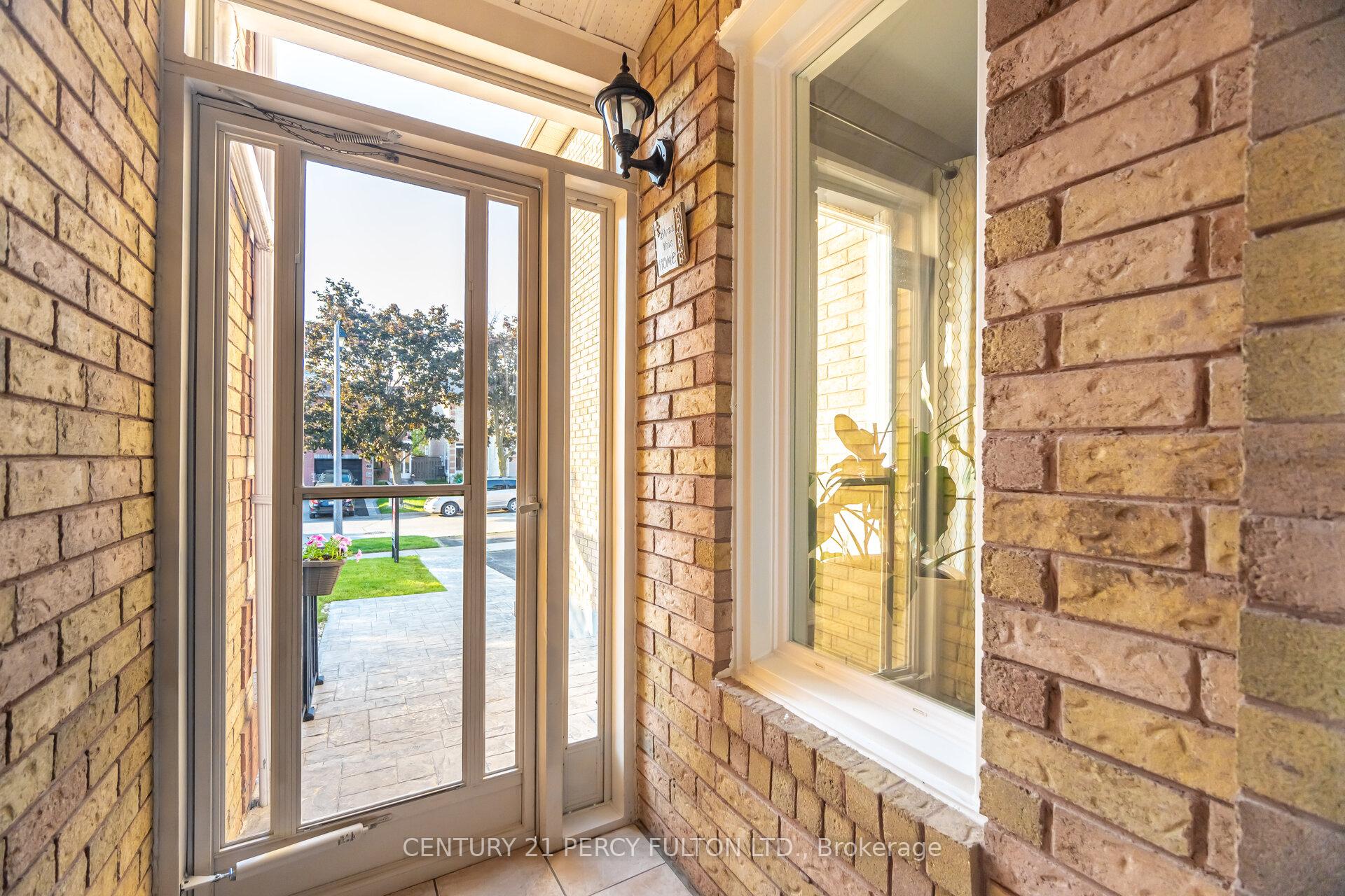 Photo 2 of 27 Farmers Avenue, Ajax, Central West — HOMEH