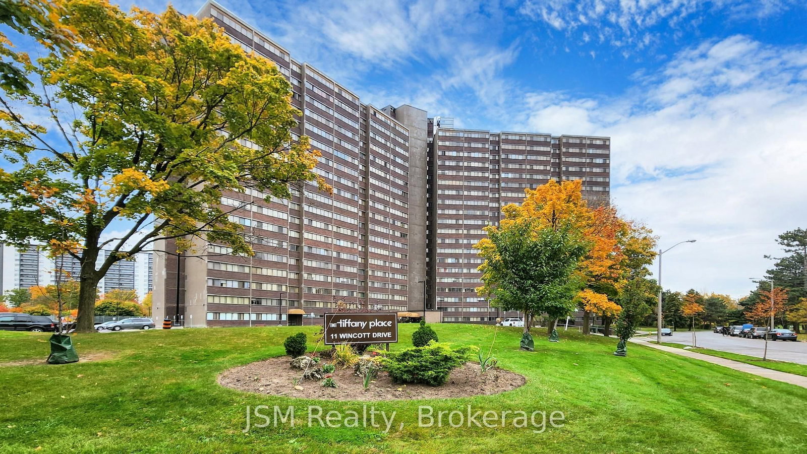 Front of Unit 1912, 11 Wincott Dr
