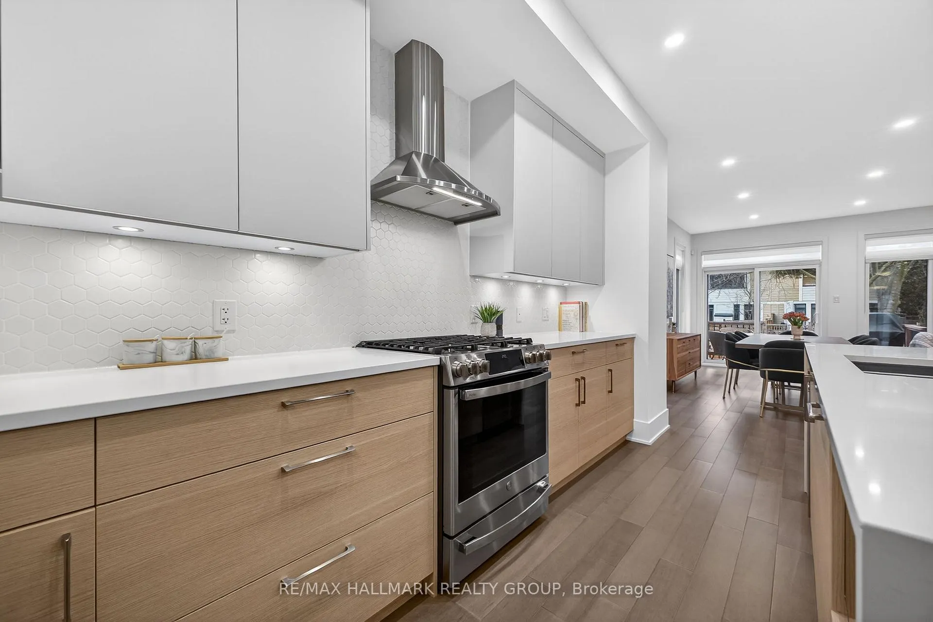 Photo 7 of 261 Avondale Avenue, Ottawa, Westboro/Hampton Park — HOMEH