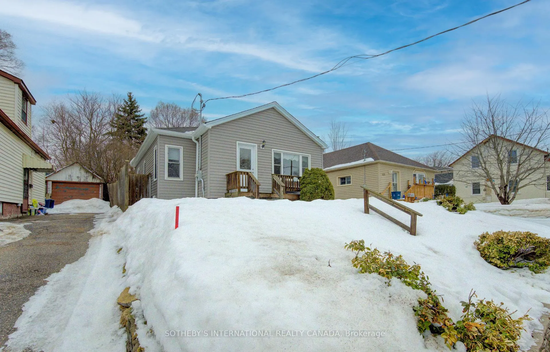 Photo 3 of 613 Guelph Street, Kitchener — HOMEH