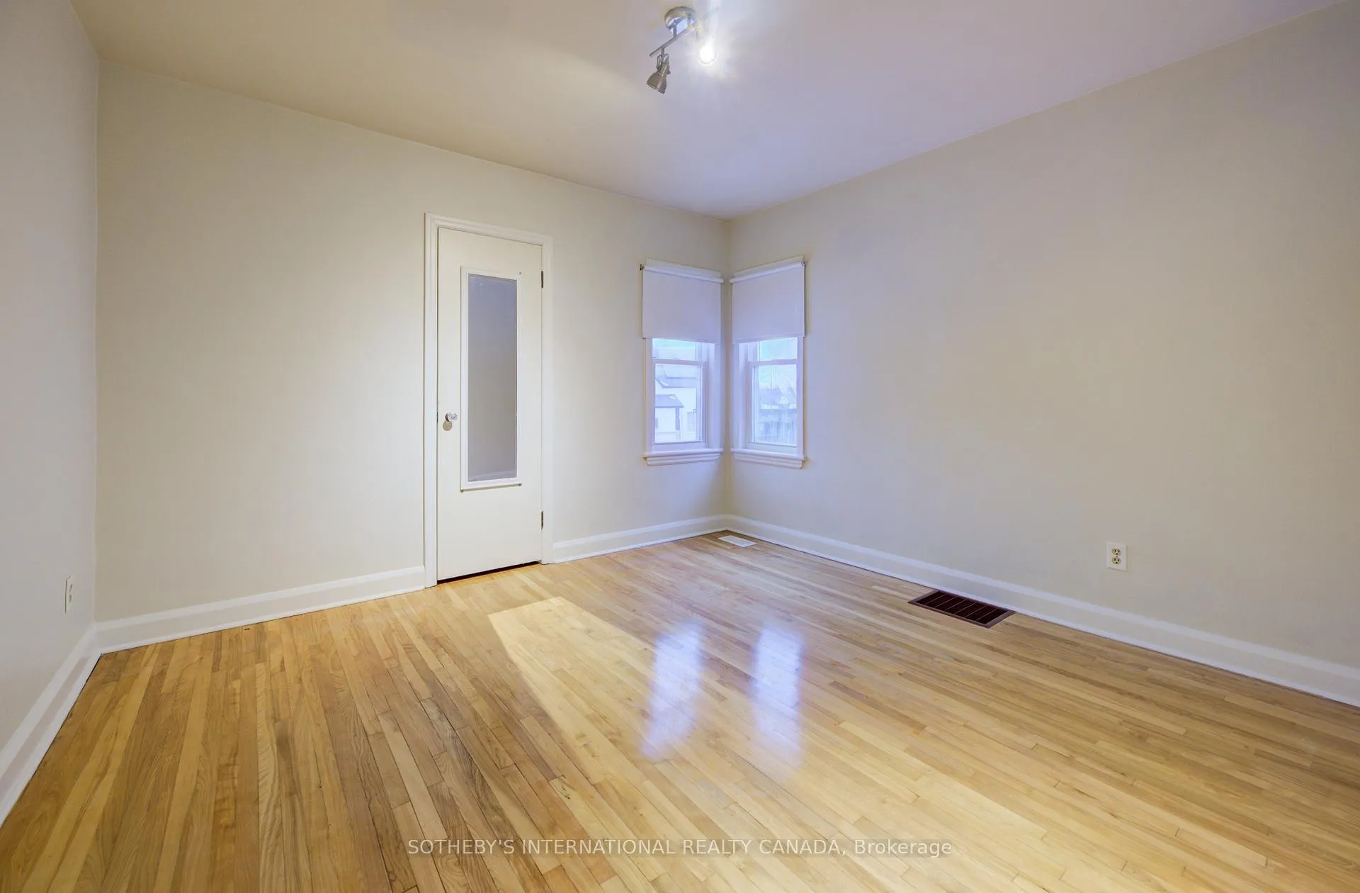 Photo 19 of 613 Guelph Street, Kitchener — HOMEH