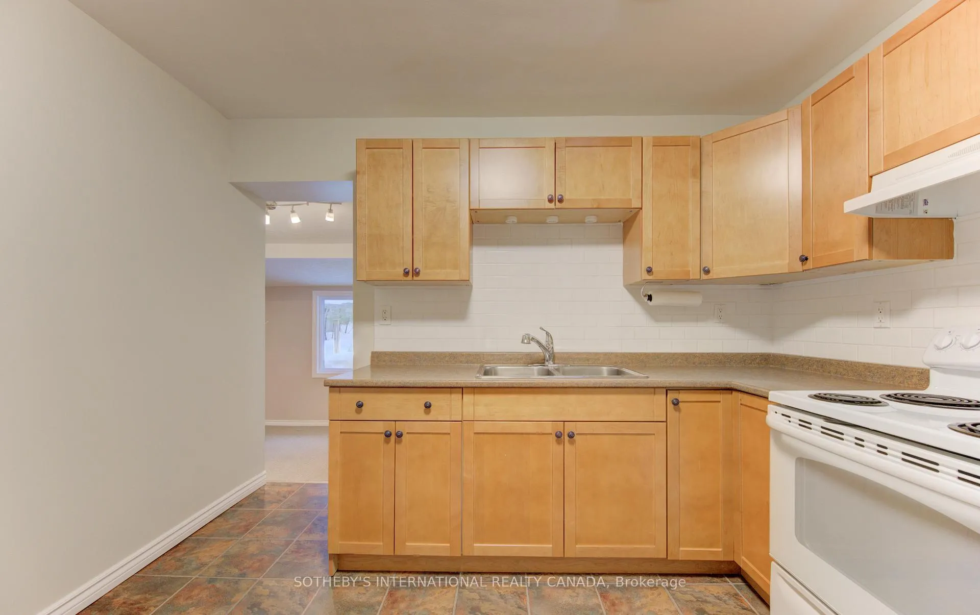 Photo 43 of 613 Guelph Street, Kitchener — HOMEH
