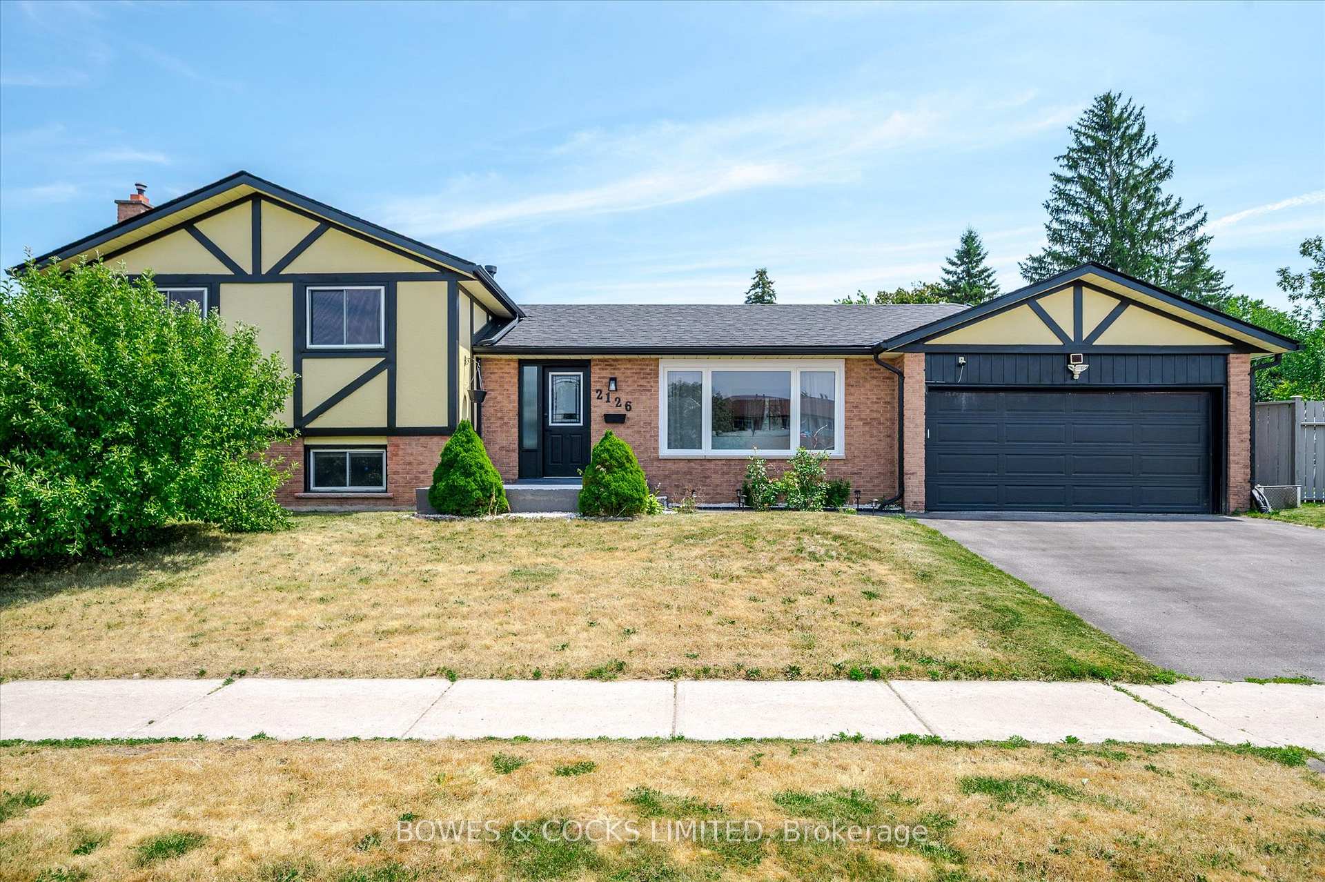 Photo 2 of 2126 Walker Avenue, Peterborough, Ashburnham Ward 4 — HOMEH