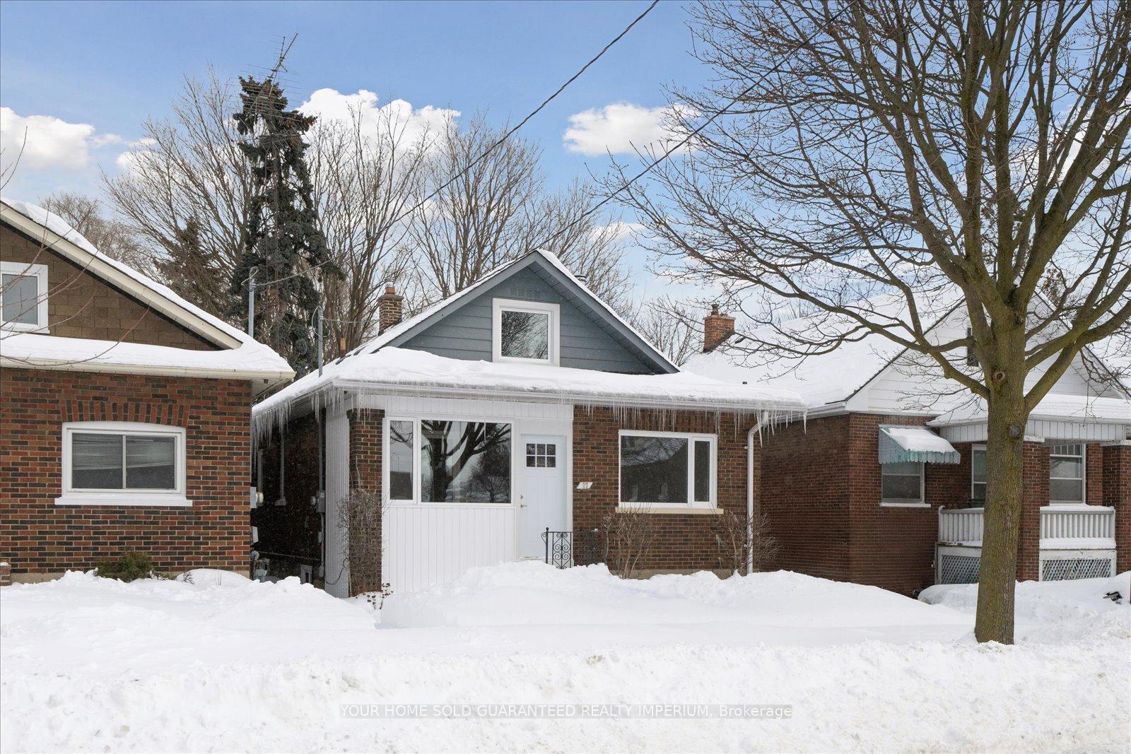Photo 2 of 27 Burk Street, Oshawa, Vanier — HOMEH