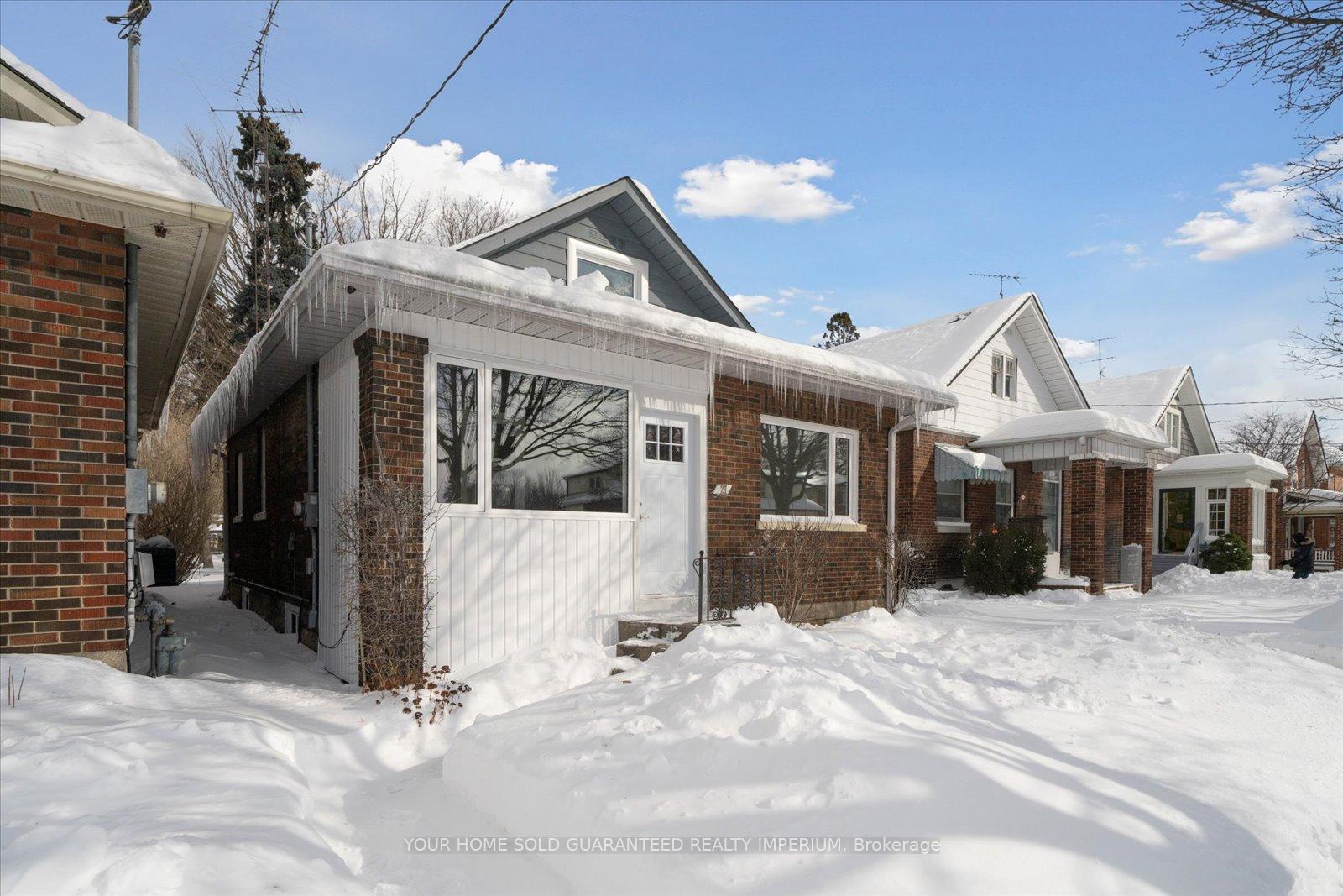 Photo 3 of 27 Burk Street, Oshawa, Vanier — HOMEH