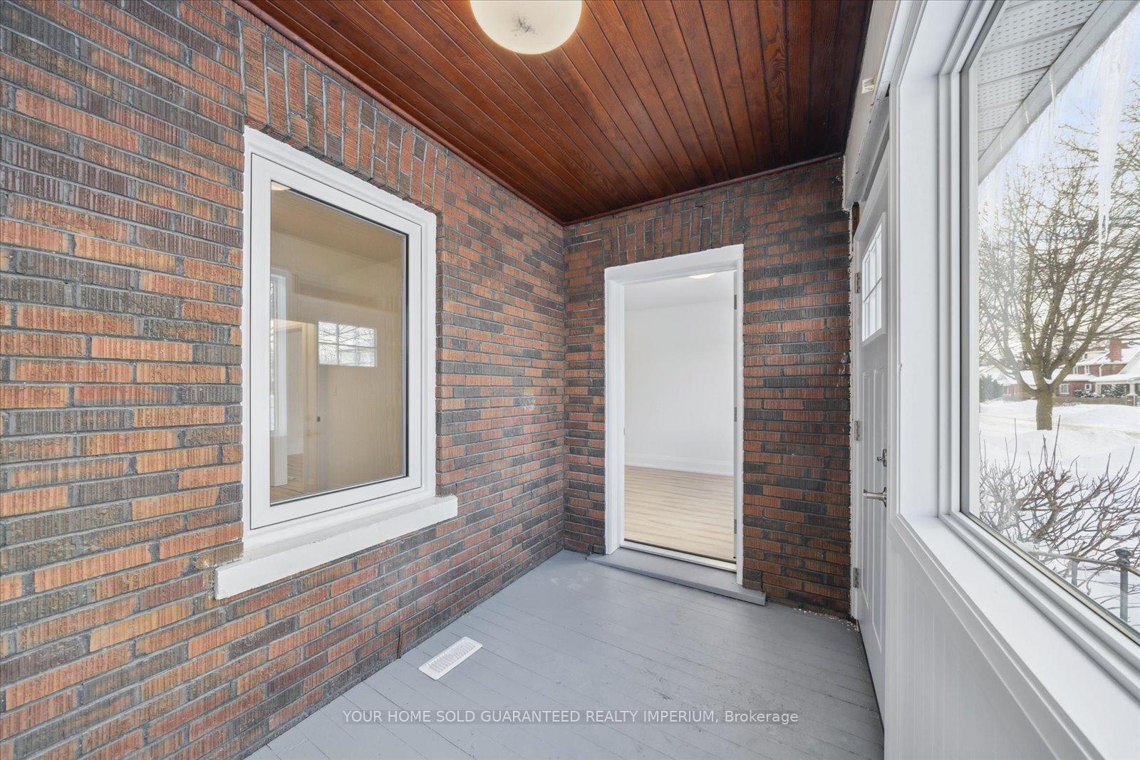 Photo 5 of 27 Burk Street, Oshawa, Vanier — HOMEH