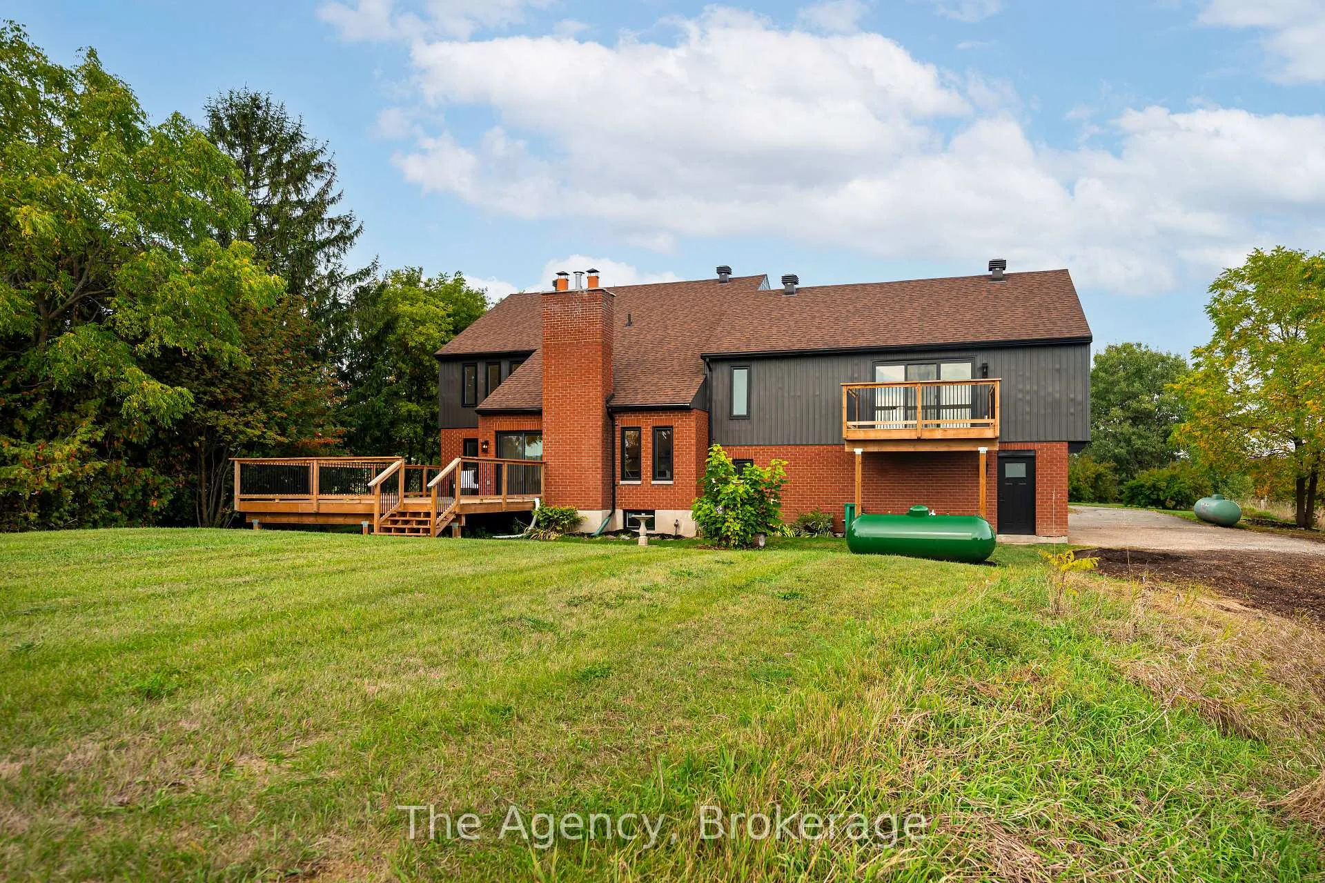 Photo 7 of 14582 Chinguacousy Road, Caledon, Rural Caledon — HOMEH