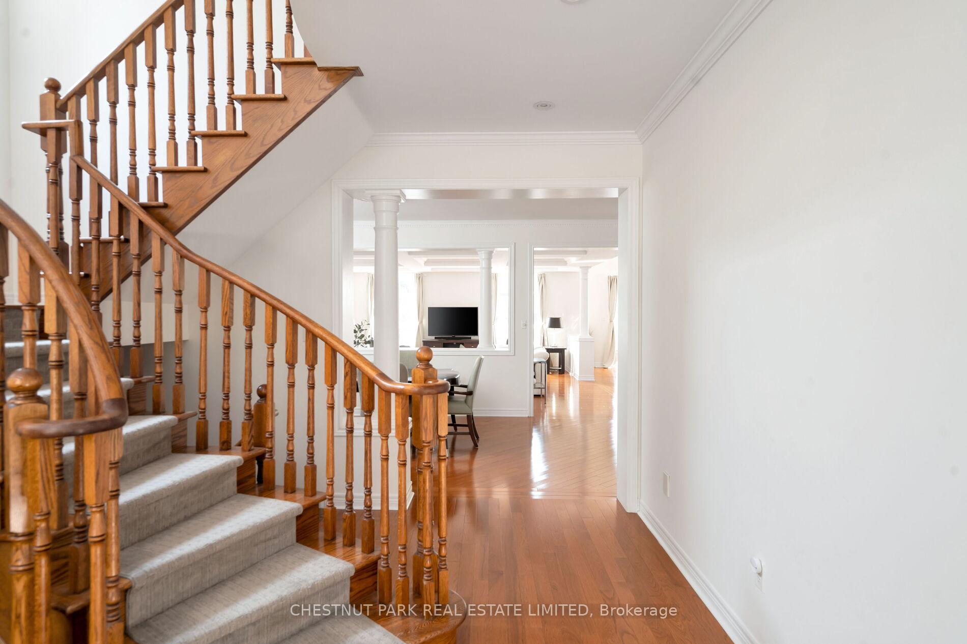 Photo 6 of 401 Carnwith Drive E, Whitby, Brooklin — HOMEH