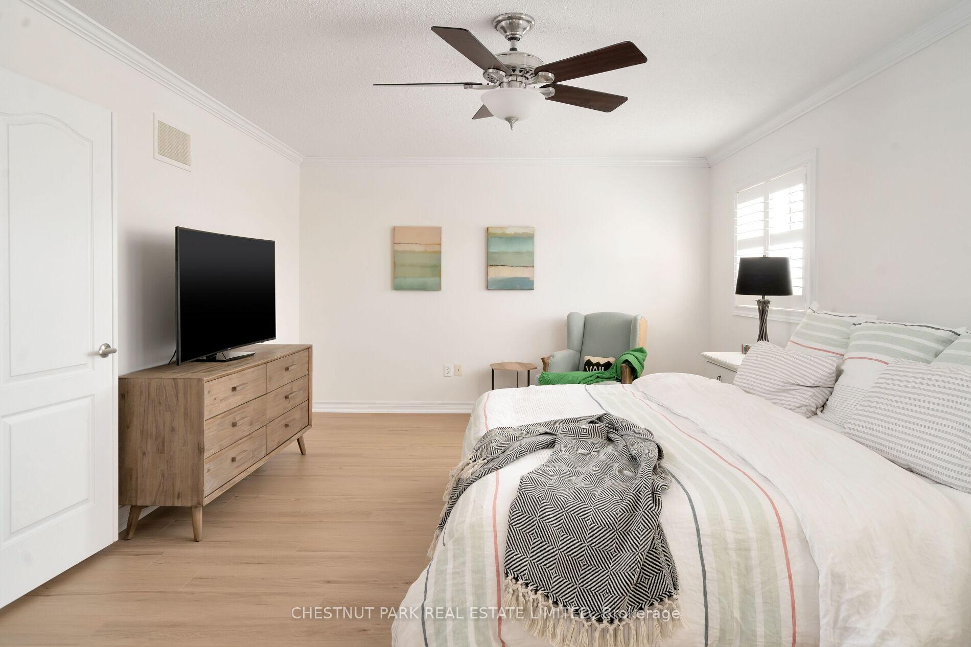 Photo 22 of 401 Carnwith Drive E, Whitby, Brooklin — HOMEH