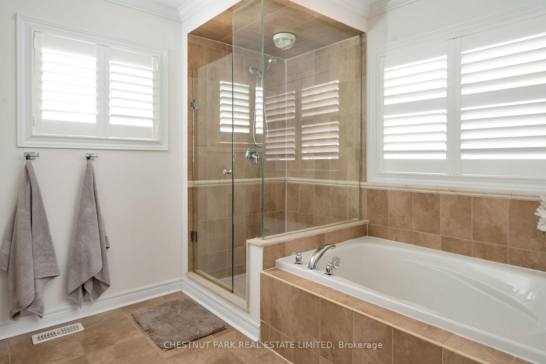 Photo 24 of 401 Carnwith Drive E, Whitby, Brooklin — HOMEH