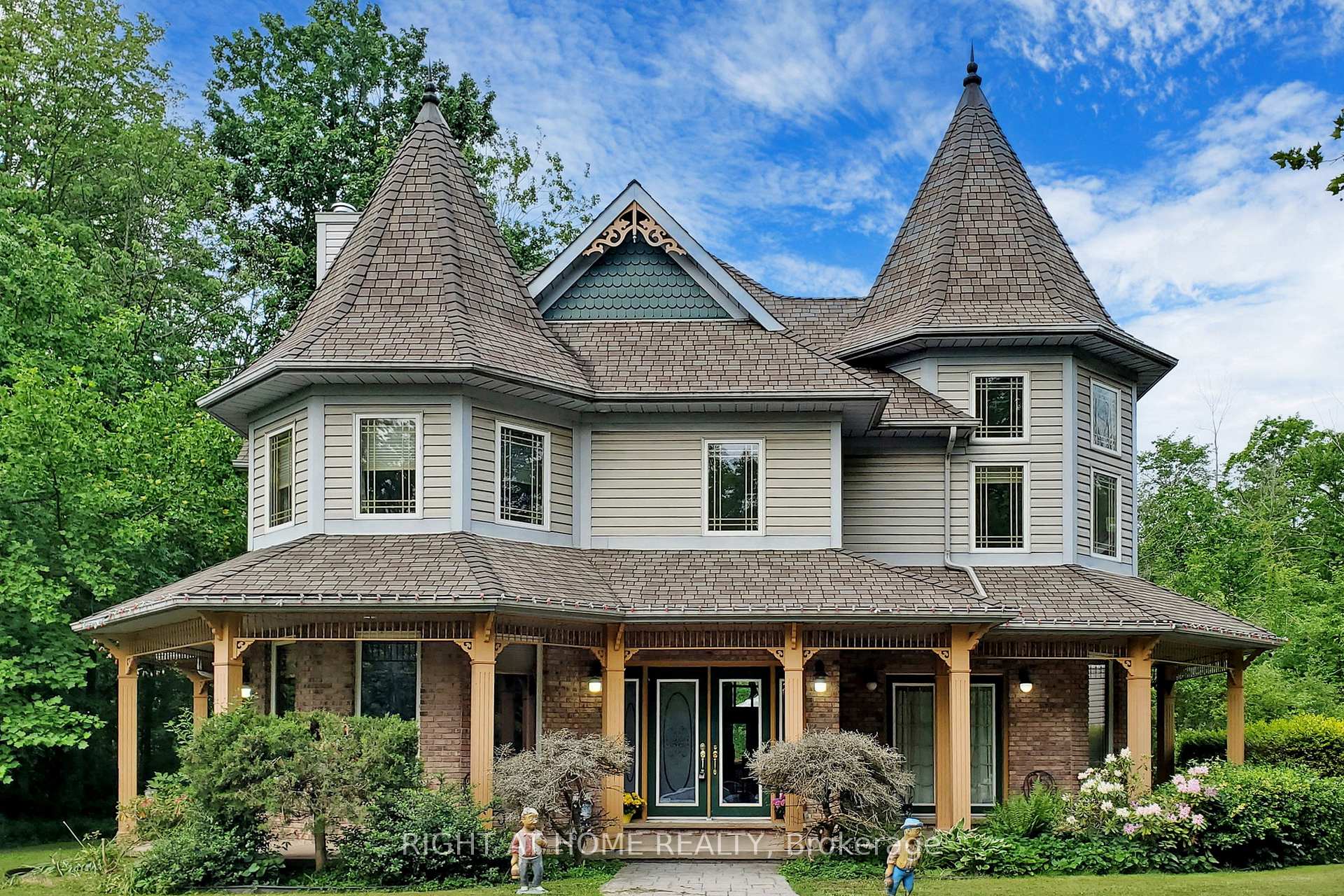 Photo 2 of 196 Pietz Road, Welland, Broadway — HOMEH
