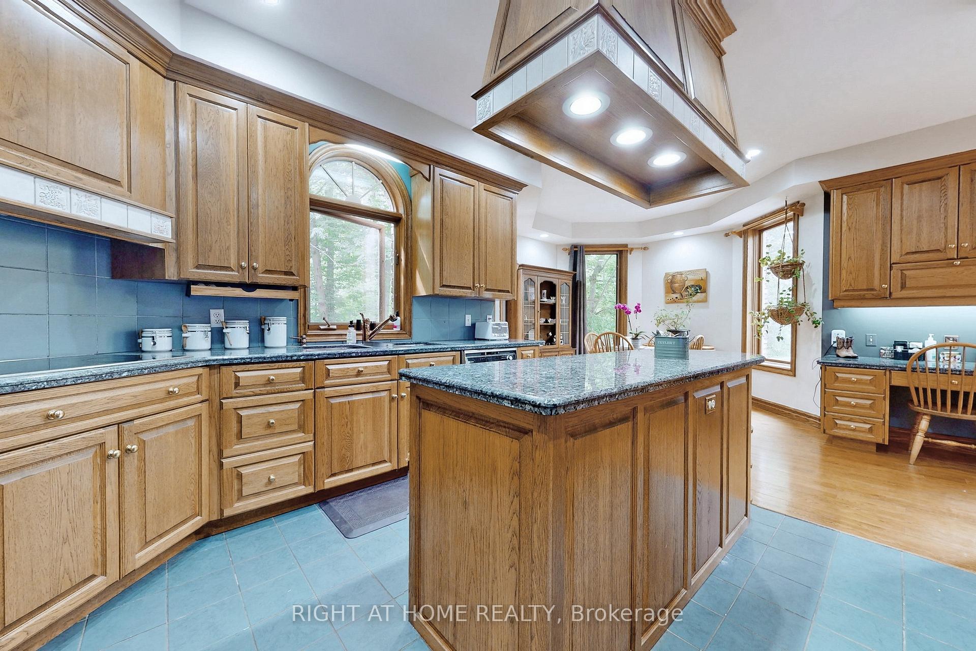 Photo 12 of 196 Pietz Road, Welland, Broadway — HOMEH