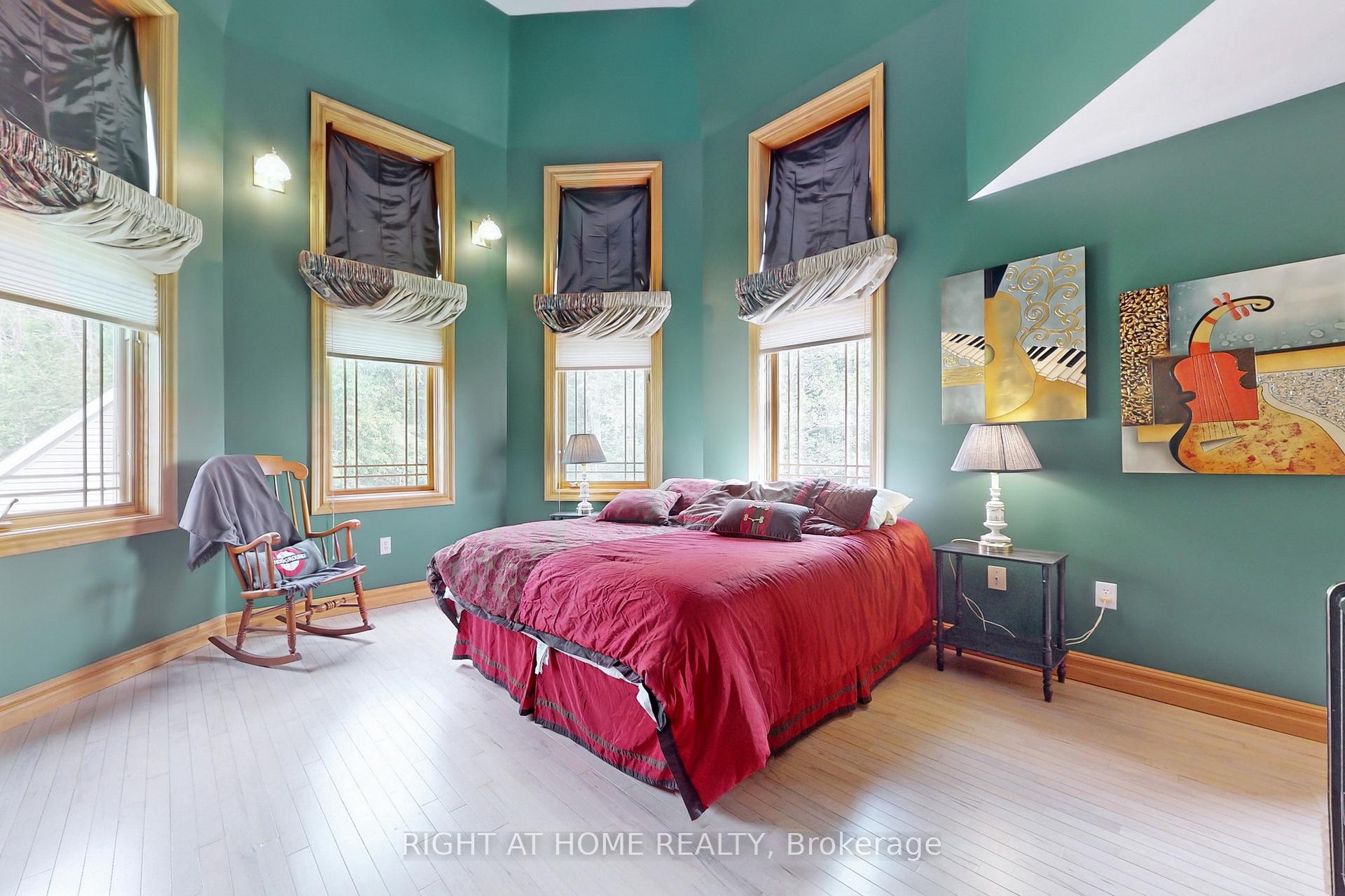 Photo 15 of 196 Pietz Road, Welland, Broadway — HOMEH