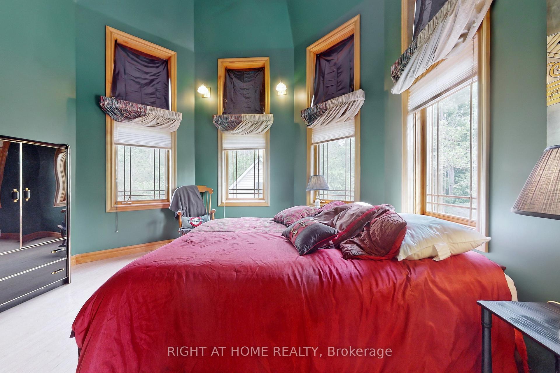 Photo 17 of 196 Pietz Road, Welland, Broadway — HOMEH
