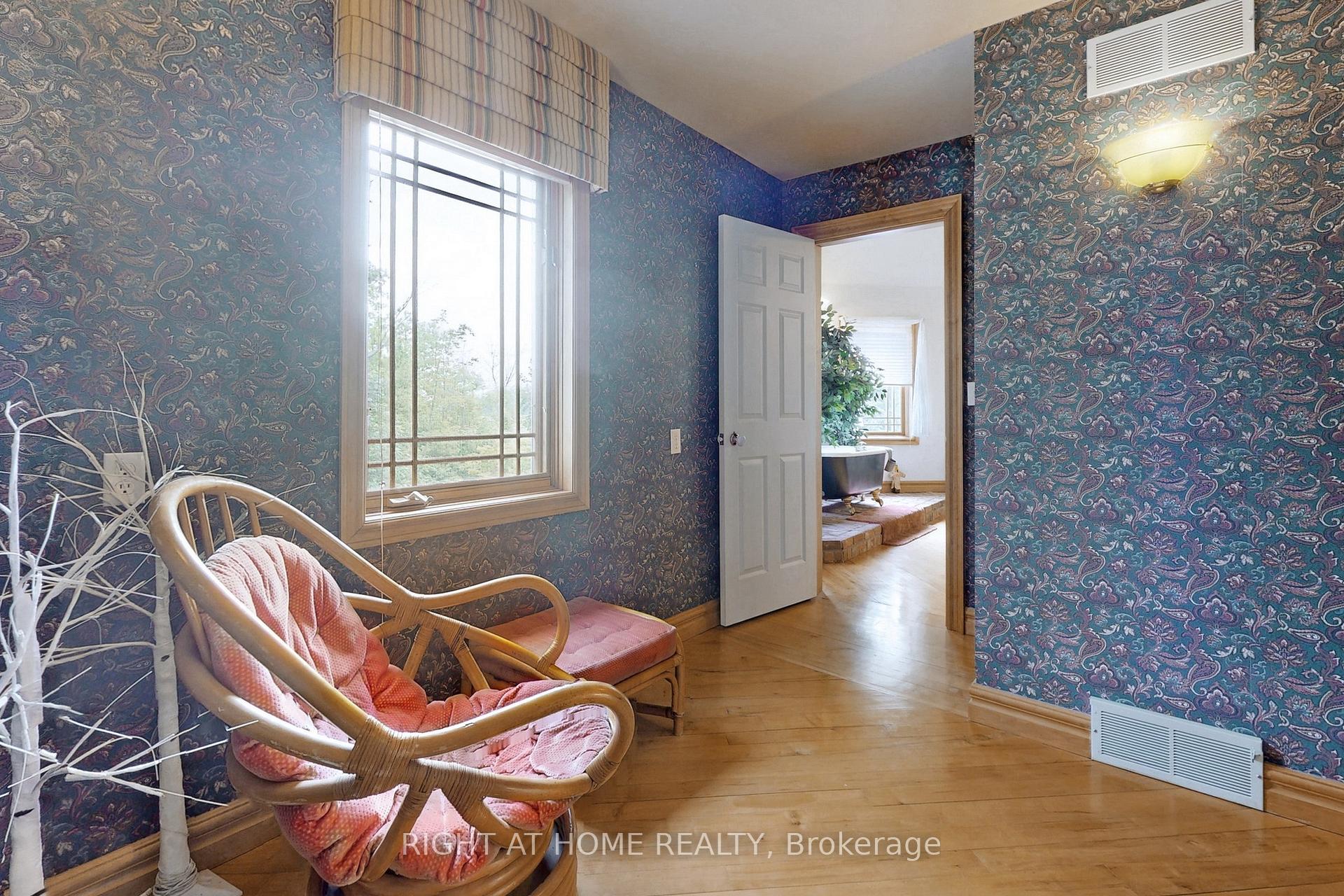 Photo 18 of 196 Pietz Road, Welland, Broadway — HOMEH