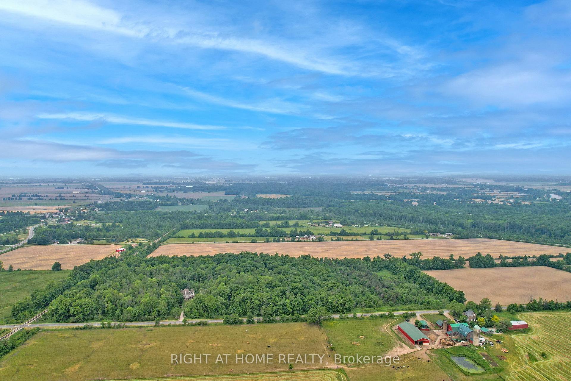 Photo 24 of 196 Pietz Road, Welland, Broadway — HOMEH