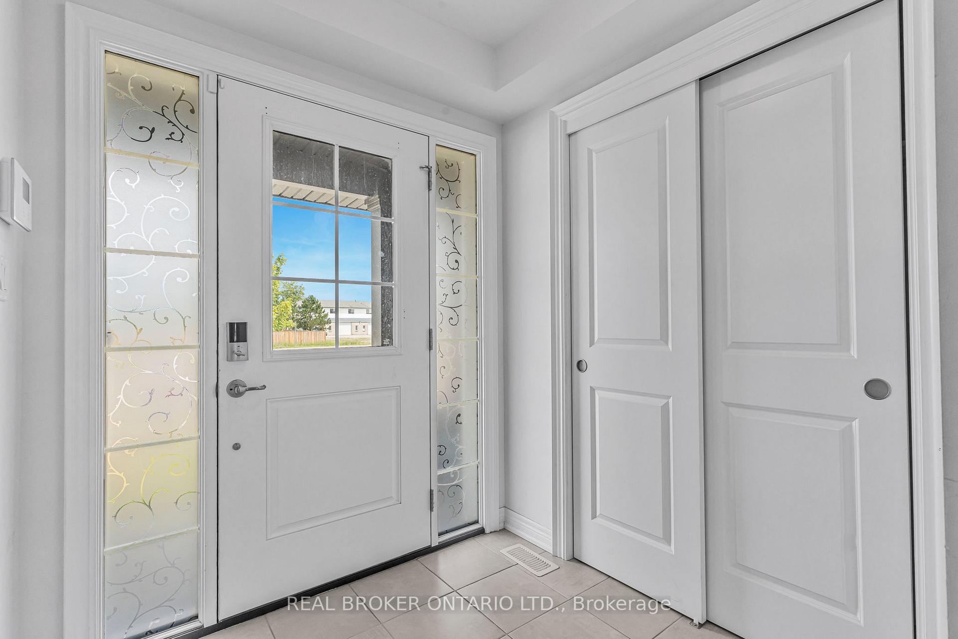 Photo 2 of 556 Julia Drive, Welland, Coyle Creek — HOMEH