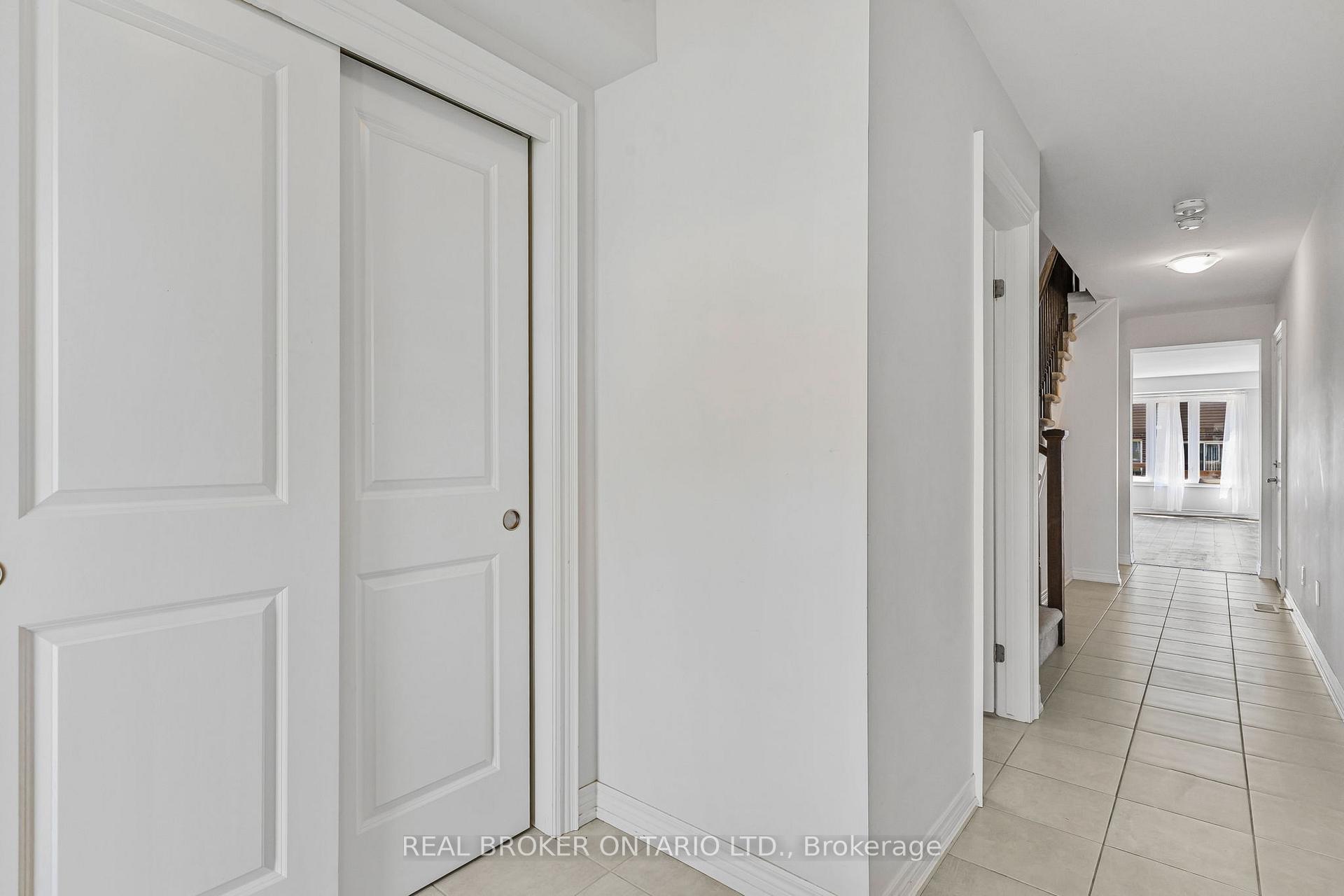 Photo 3 of 556 Julia Drive, Welland, Coyle Creek — HOMEH