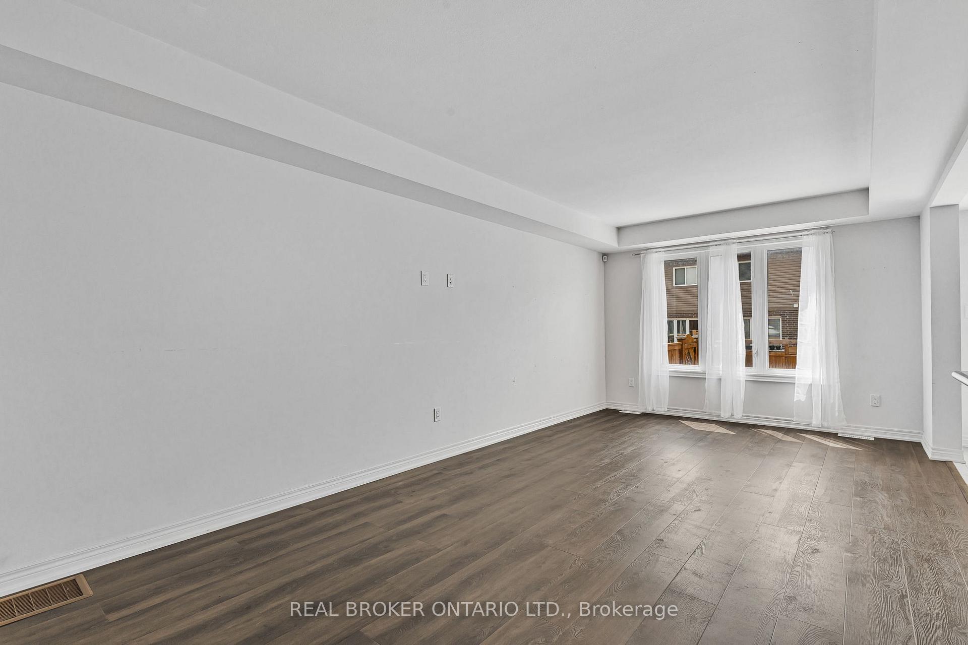Photo 8 of 556 Julia Drive, Welland, Coyle Creek — HOMEH