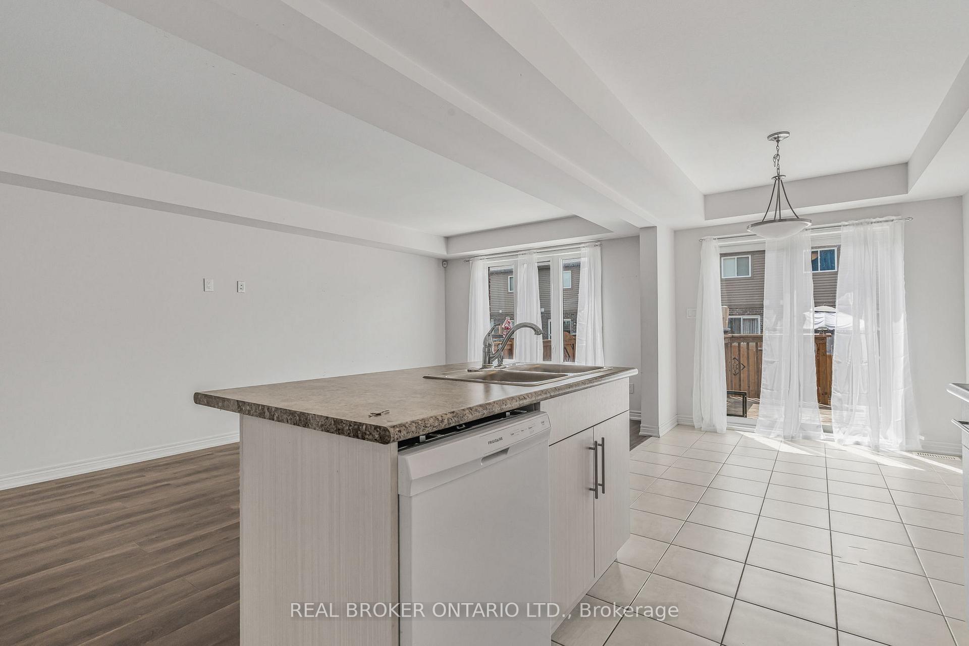 Photo 15 of 556 Julia Drive, Welland, Coyle Creek — HOMEH