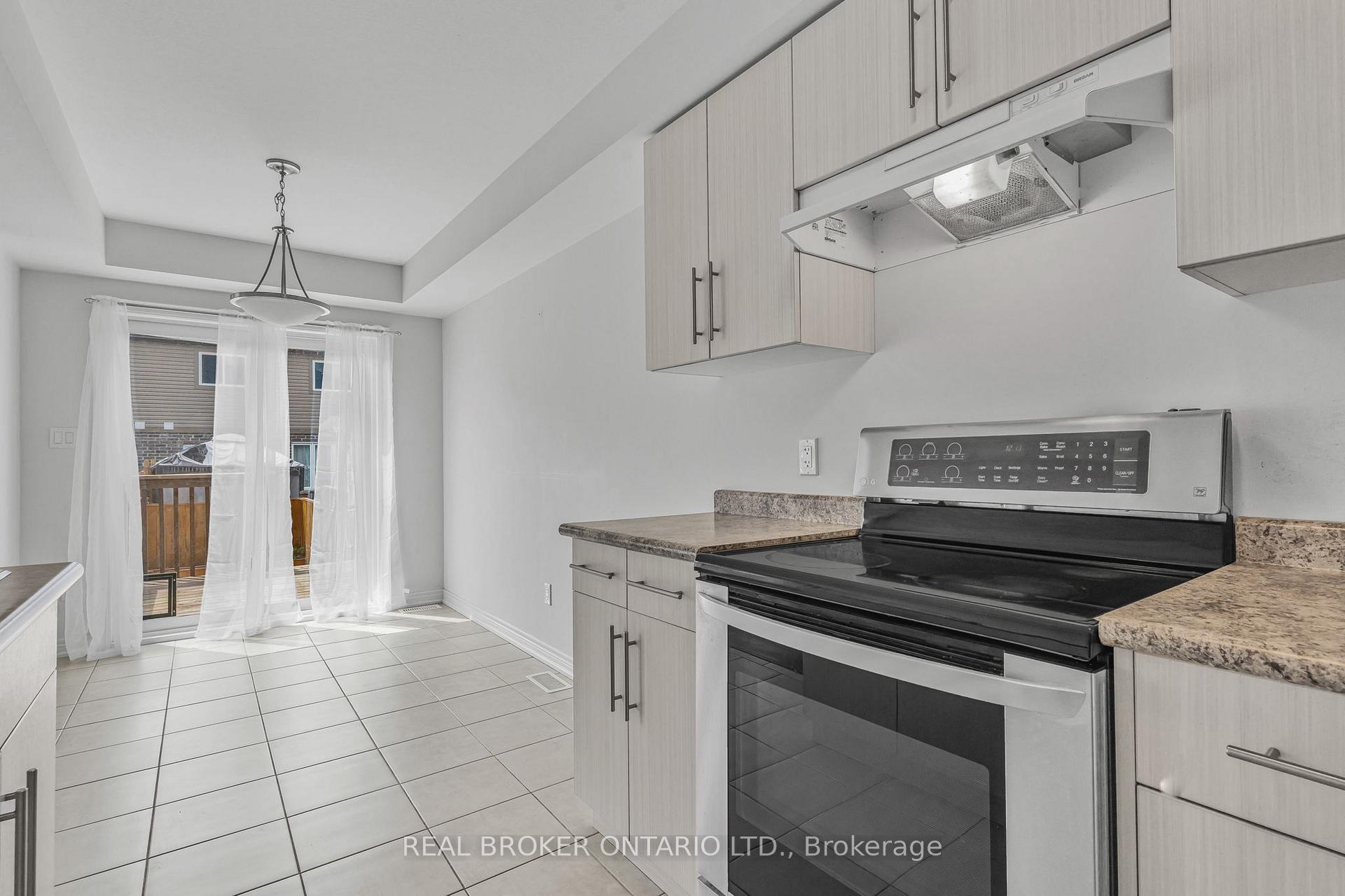 Photo 16 of 556 Julia Drive, Welland, Coyle Creek — HOMEH
