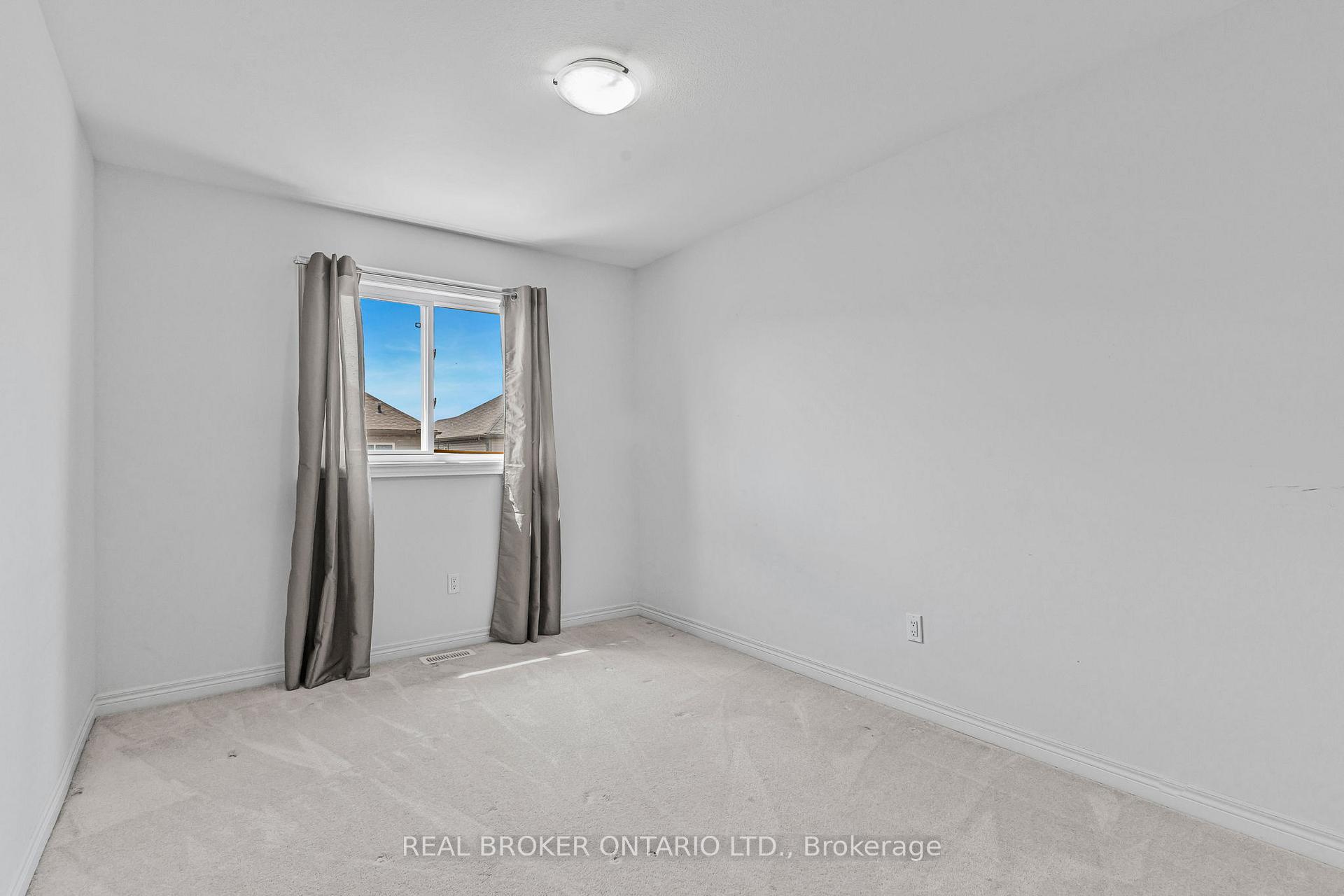 Photo 32 of 556 Julia Drive, Welland, Coyle Creek — HOMEH