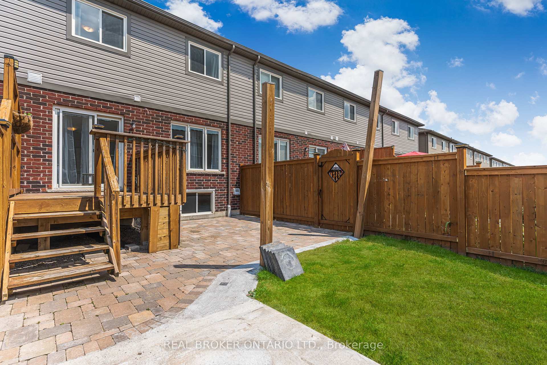 Photo 37 of 556 Julia Drive, Welland, Coyle Creek — HOMEH