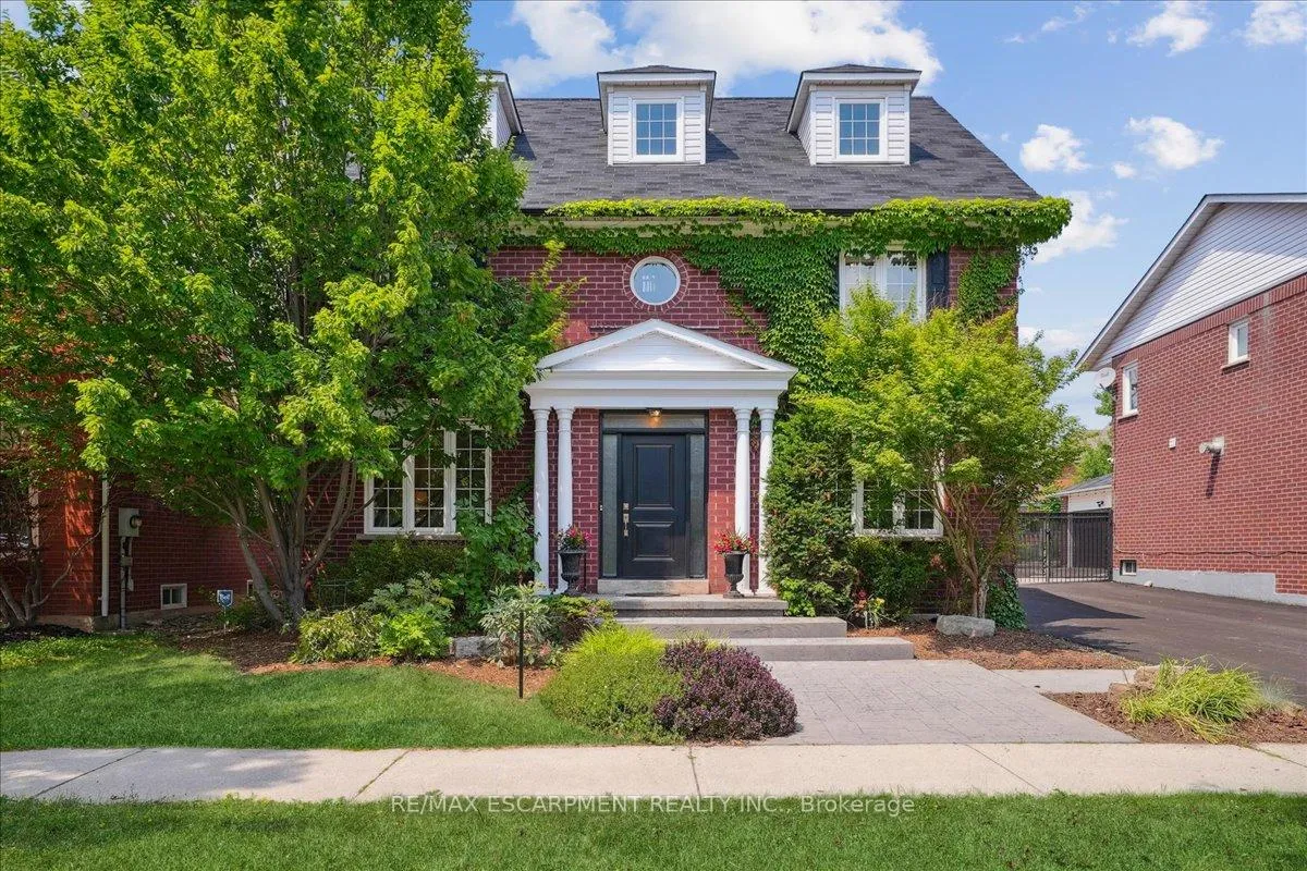 Photo 1 of 105 River Glen Boulevard, Oakville, River Oaks — HOMEH