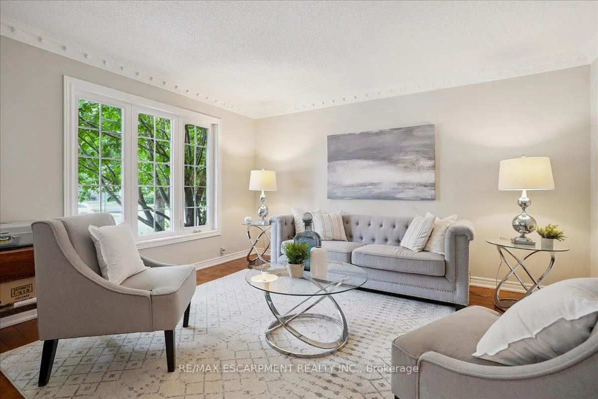 Photo 4 of 105 River Glen Boulevard, Oakville, River Oaks — HOMEH