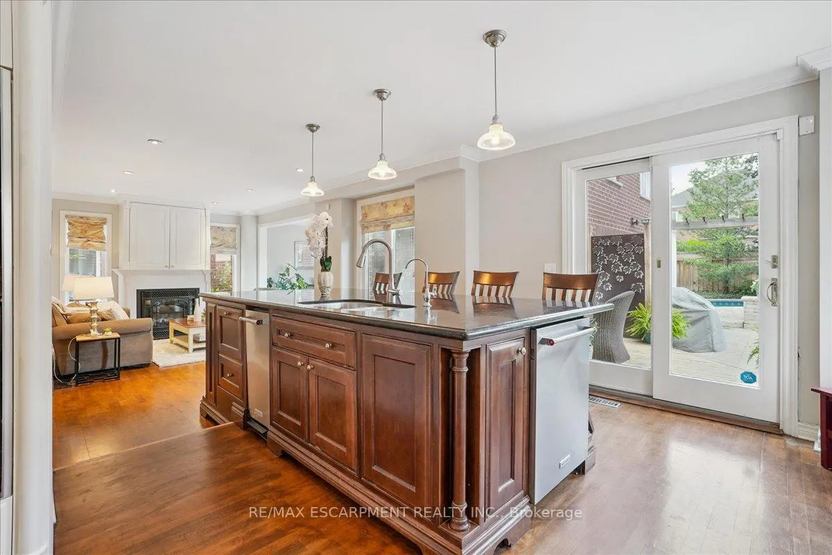 Photo 7 of 105 River Glen Boulevard, Oakville, River Oaks — HOMEH