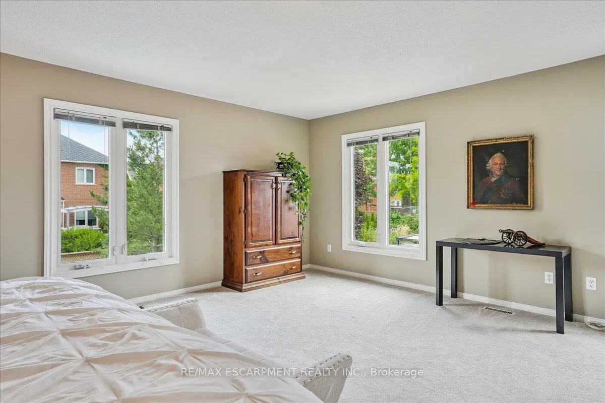 Photo 13 of 105 River Glen Boulevard, Oakville, River Oaks — HOMEH
