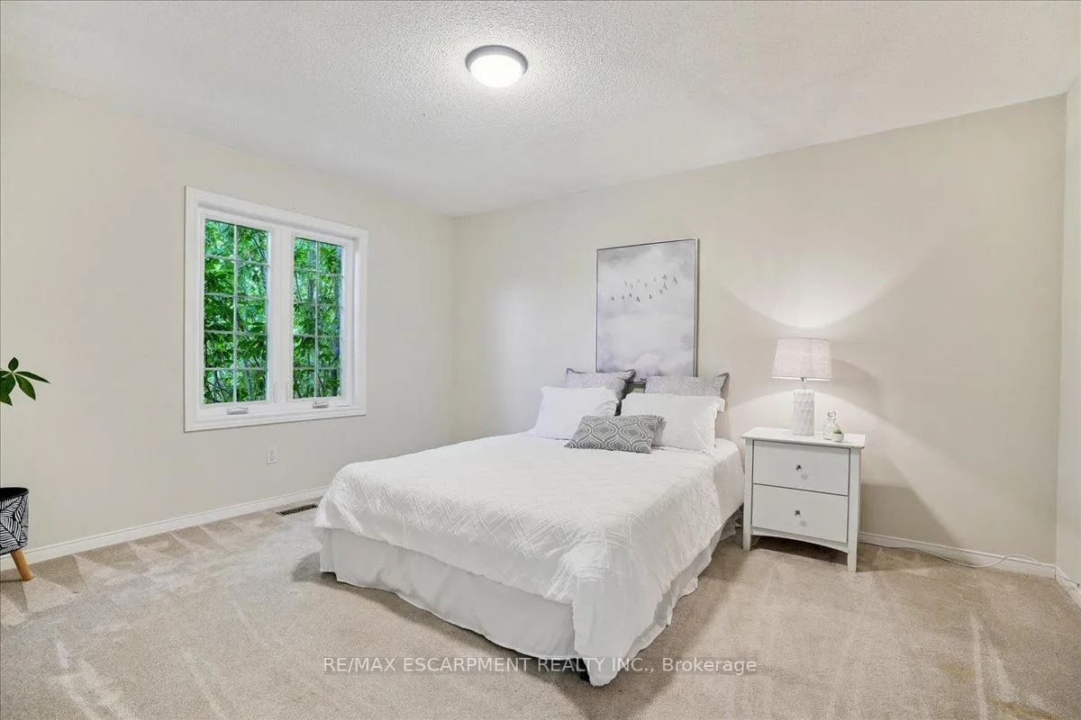 Photo 15 of 105 River Glen Boulevard, Oakville, River Oaks — HOMEH