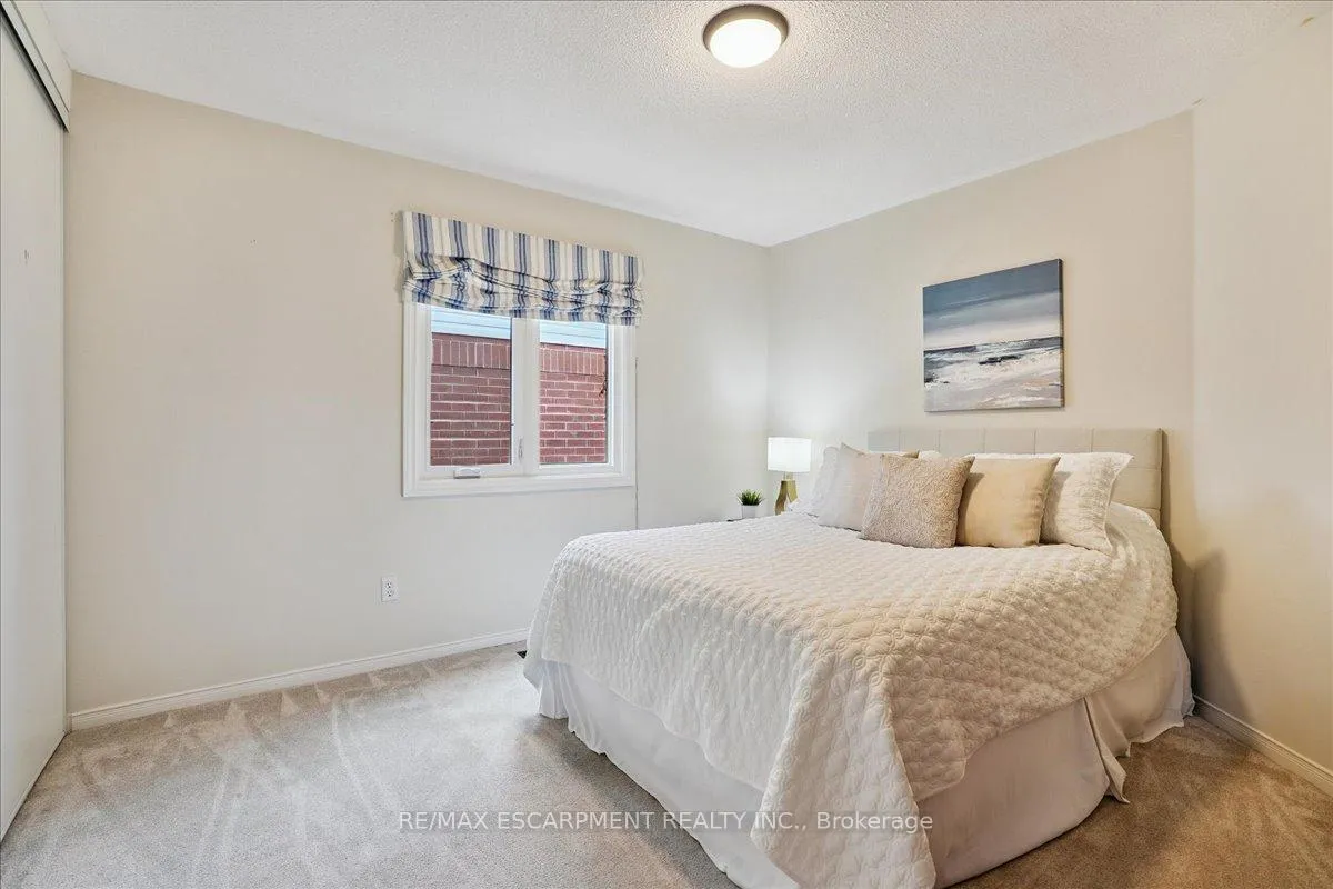 Photo 16 of 105 River Glen Boulevard, Oakville, River Oaks — HOMEH