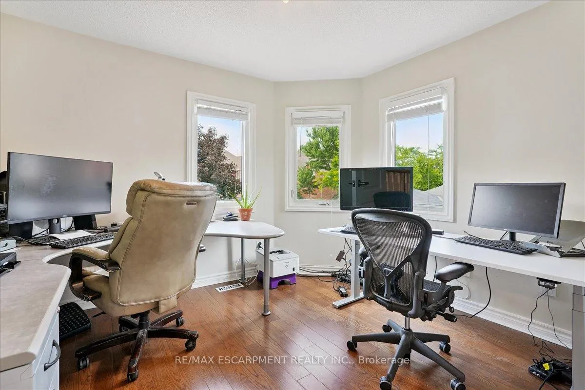Photo 19 of 105 River Glen Boulevard, Oakville, River Oaks — HOMEH