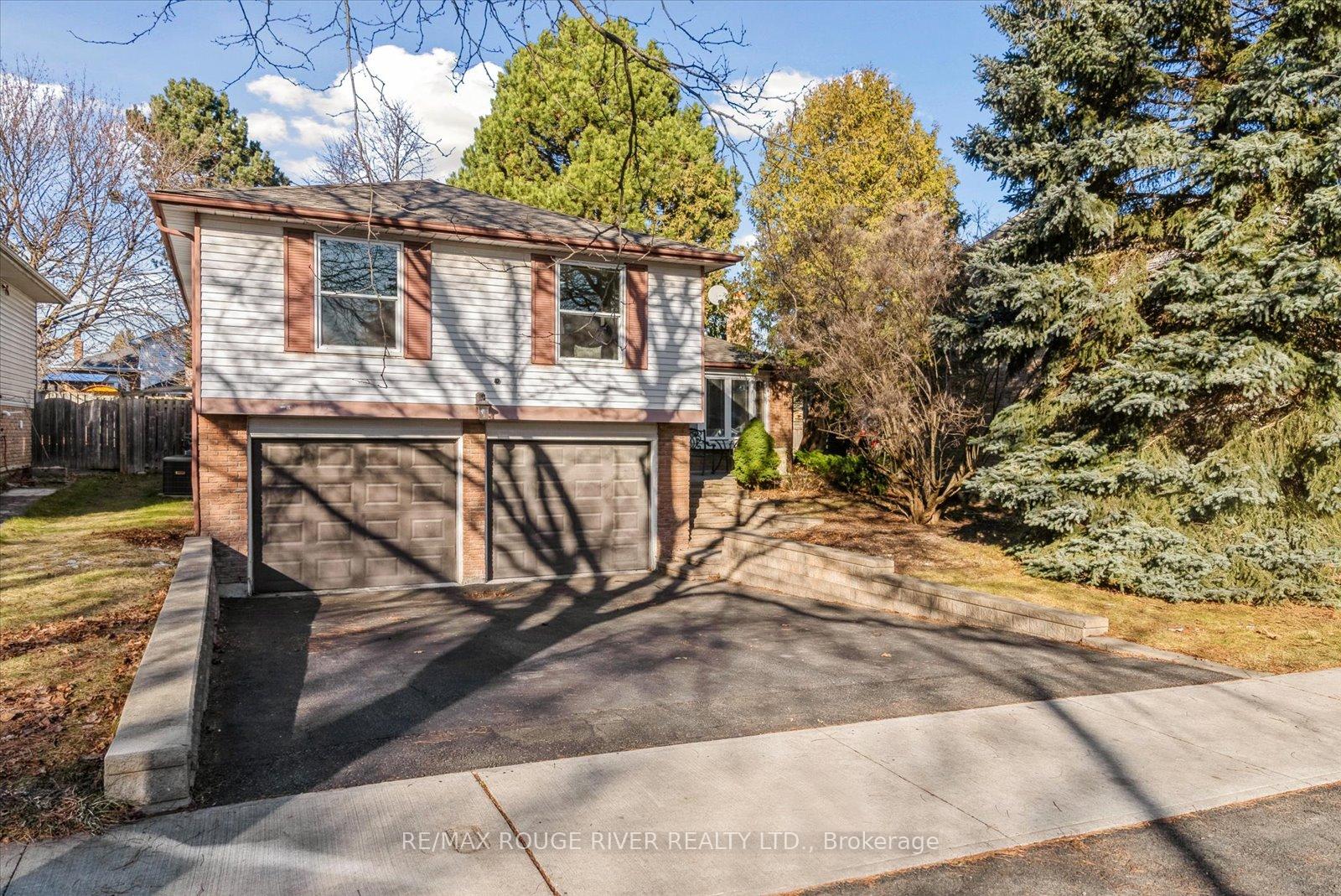 Photo 1 of 6 Guthrie Crescent, Whitby, Lynde Creek — HOMEH