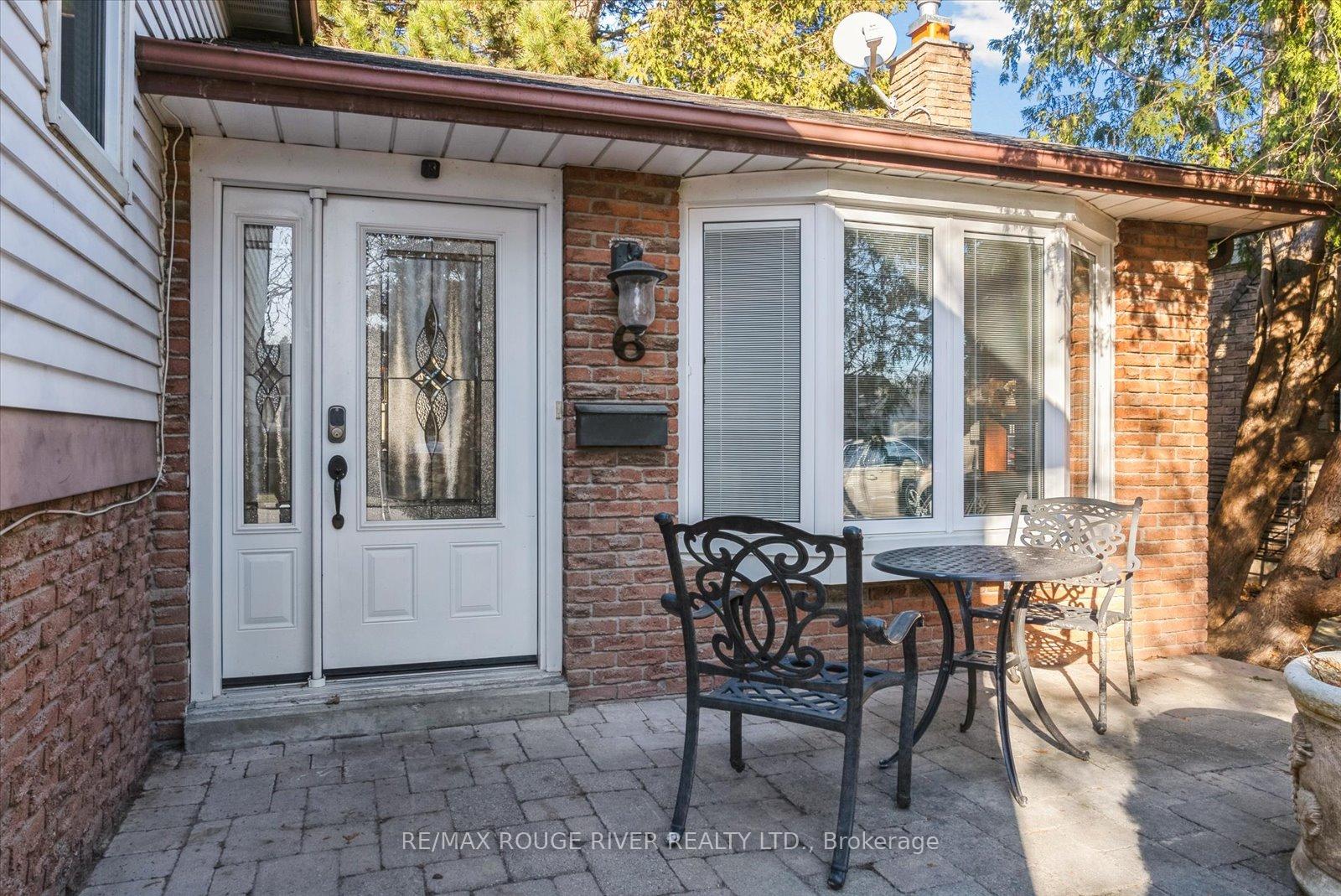 Photo 2 of 6 Guthrie Crescent, Whitby, Lynde Creek — HOMEH