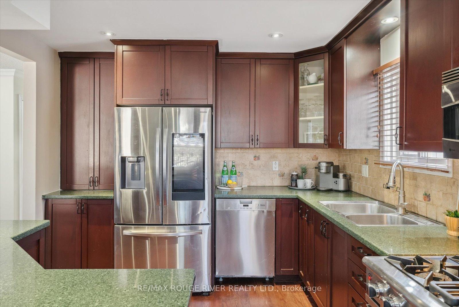 Photo 13 of 6 Guthrie Crescent, Whitby, Lynde Creek — HOMEH