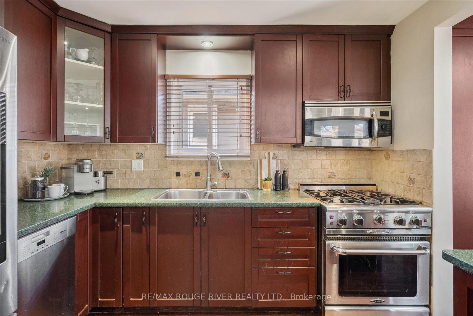 Photo 14 of 6 Guthrie Crescent, Whitby, Lynde Creek — HOMEH