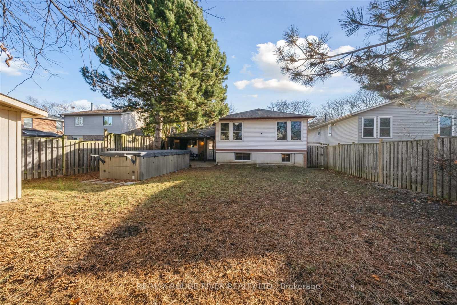 Photo 36 of 6 Guthrie Crescent, Whitby, Lynde Creek — HOMEH